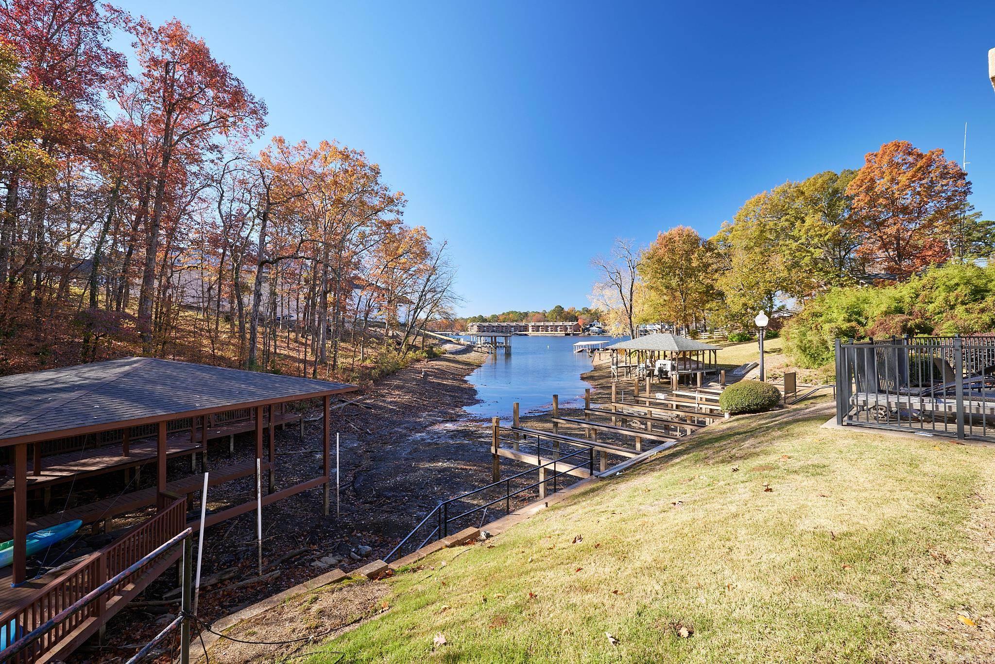 410 Halteria Ln Unit: B