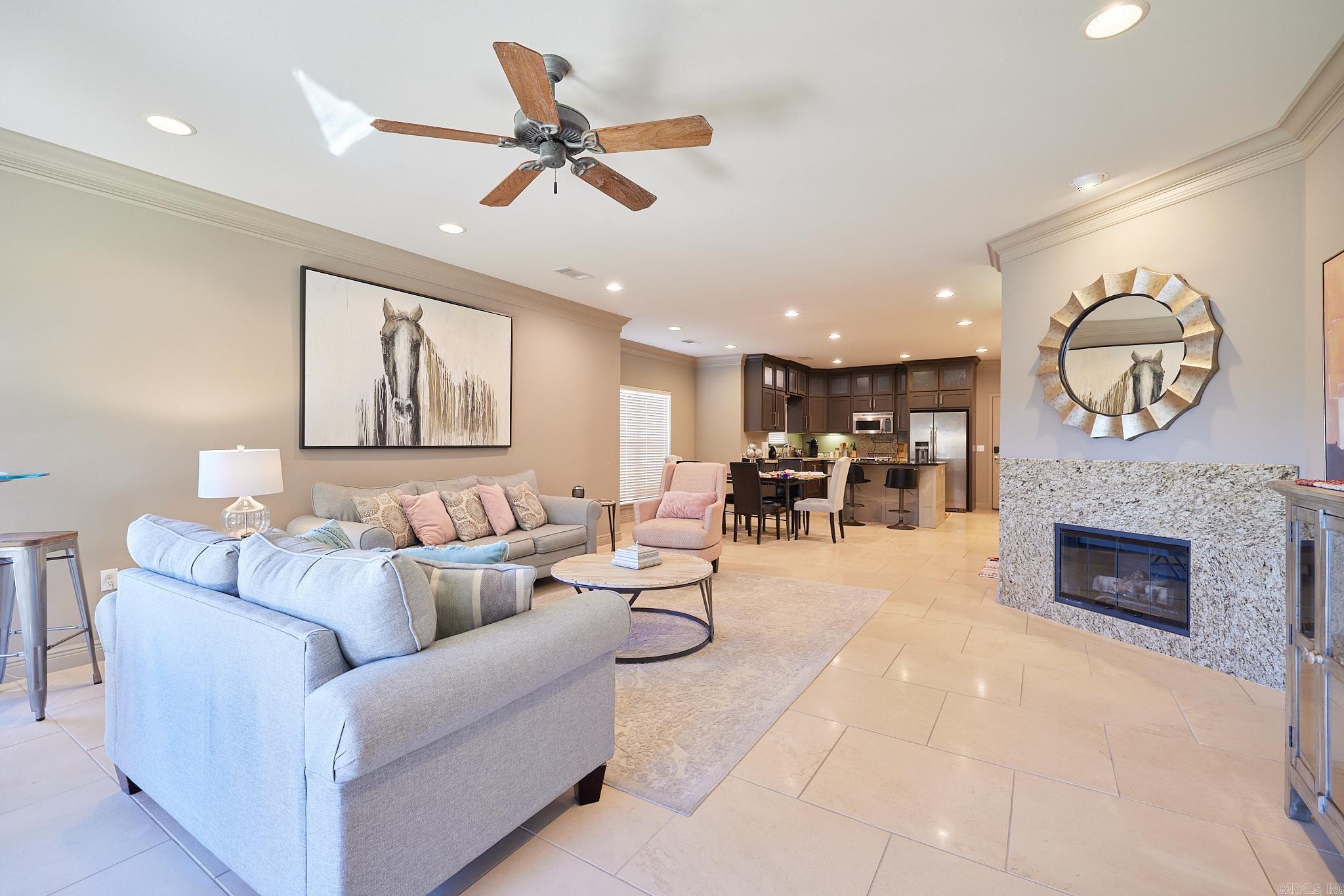 410 Halteria Ln Unit: B