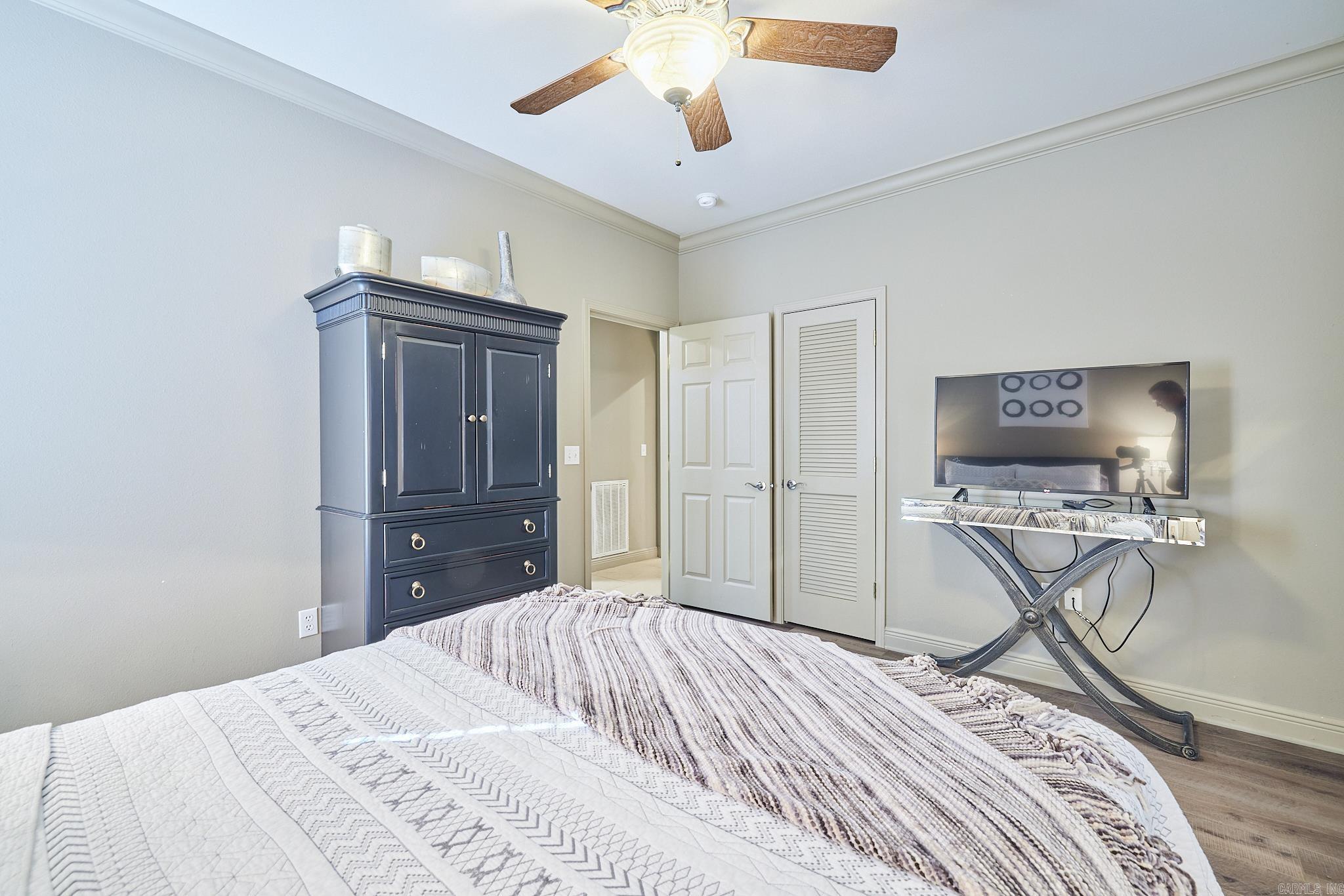 410 Halteria Ln Unit: B