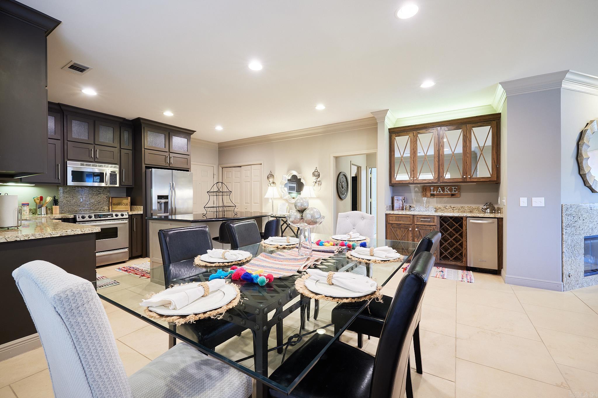 410 Halteria Ln Unit: B