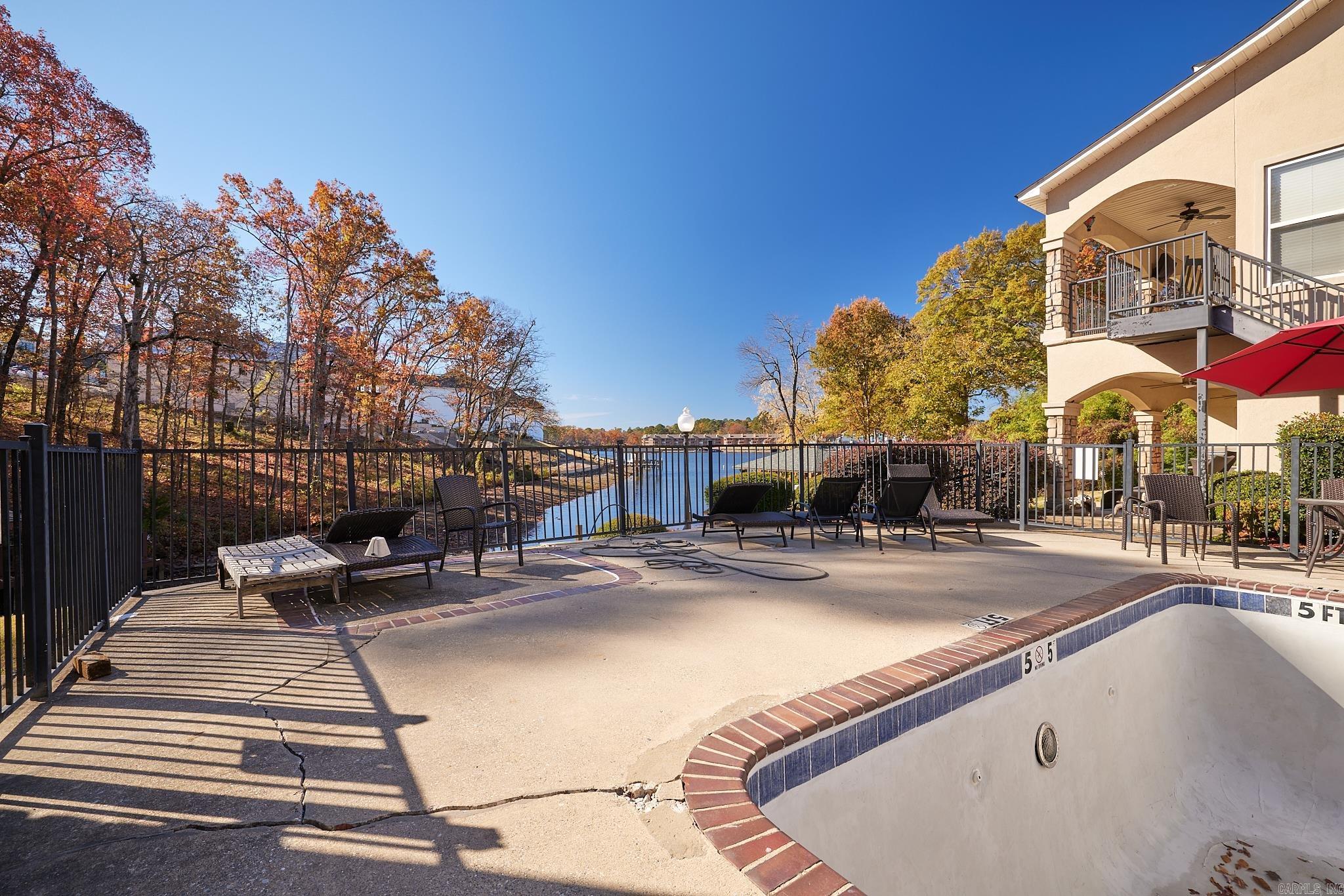 410 Halteria Ln Unit: B