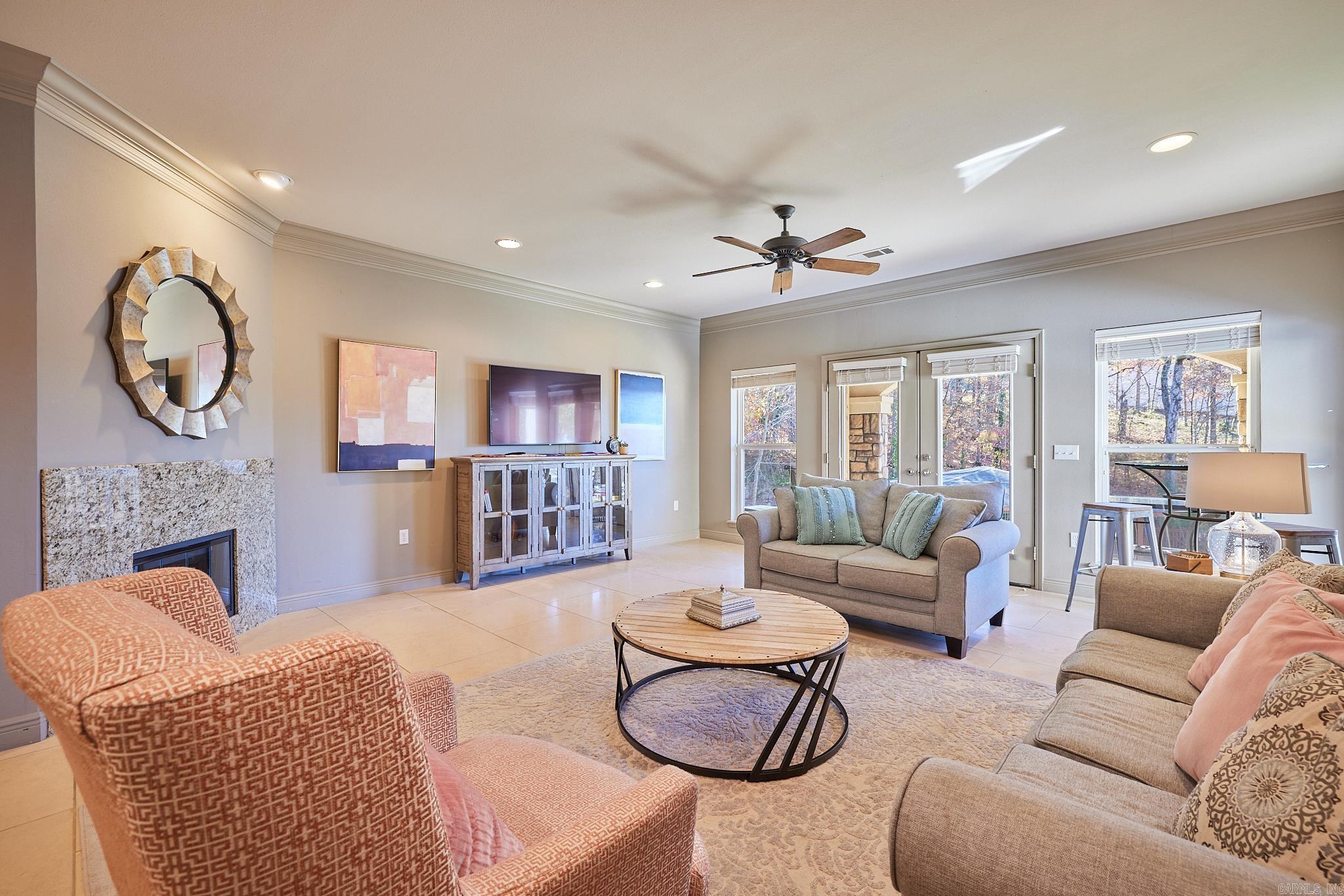 410 Halteria Ln Unit: B