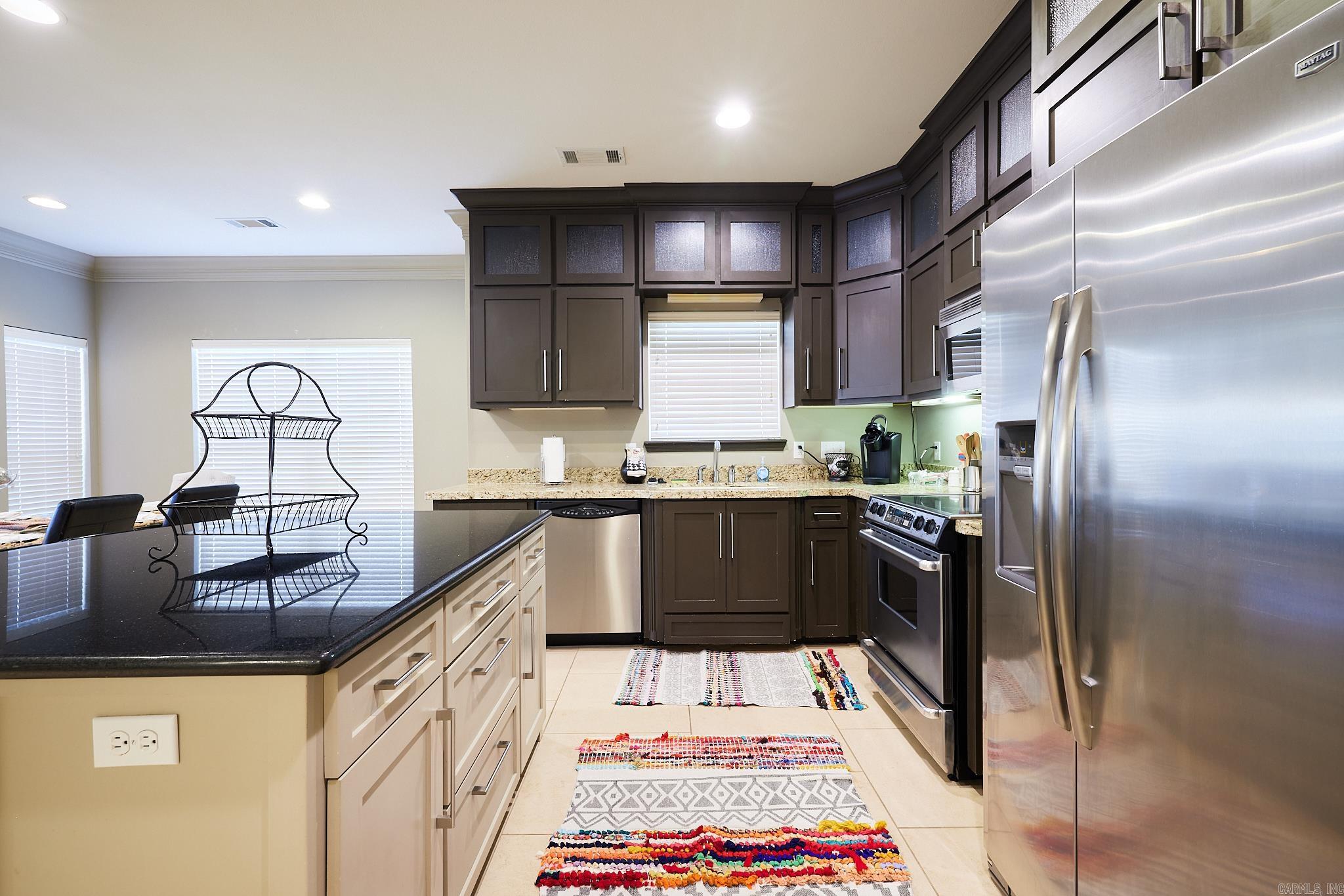 410 Halteria Ln Unit: B