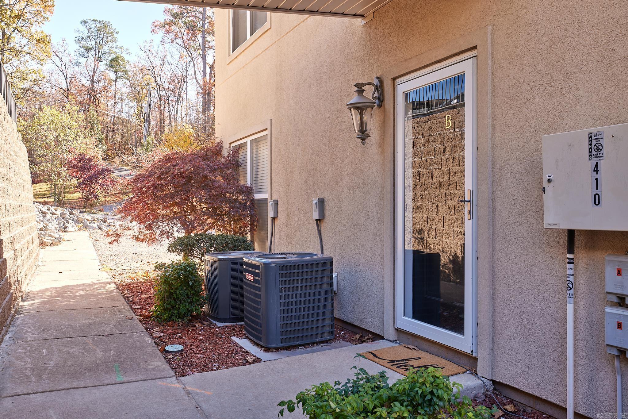 410 Halteria Ln Unit: B