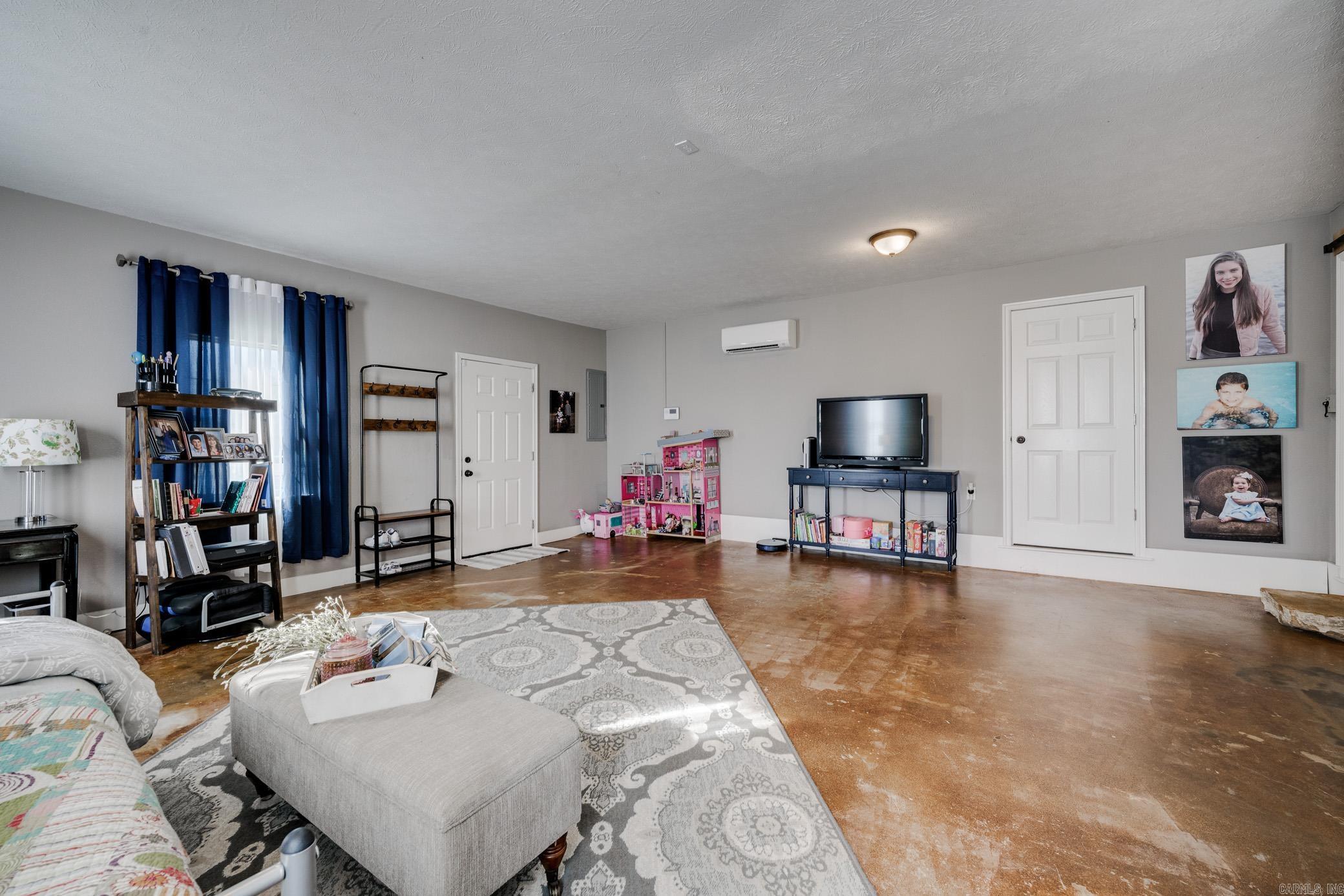 24 Arnoldsburg Road