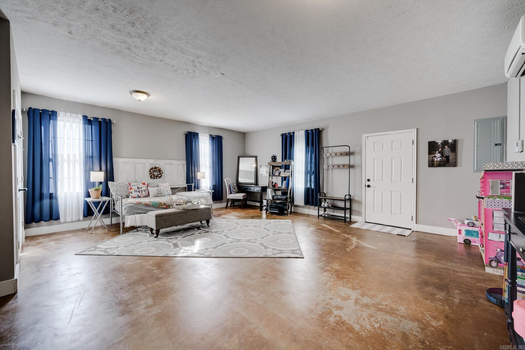 24 Arnoldsburg Road