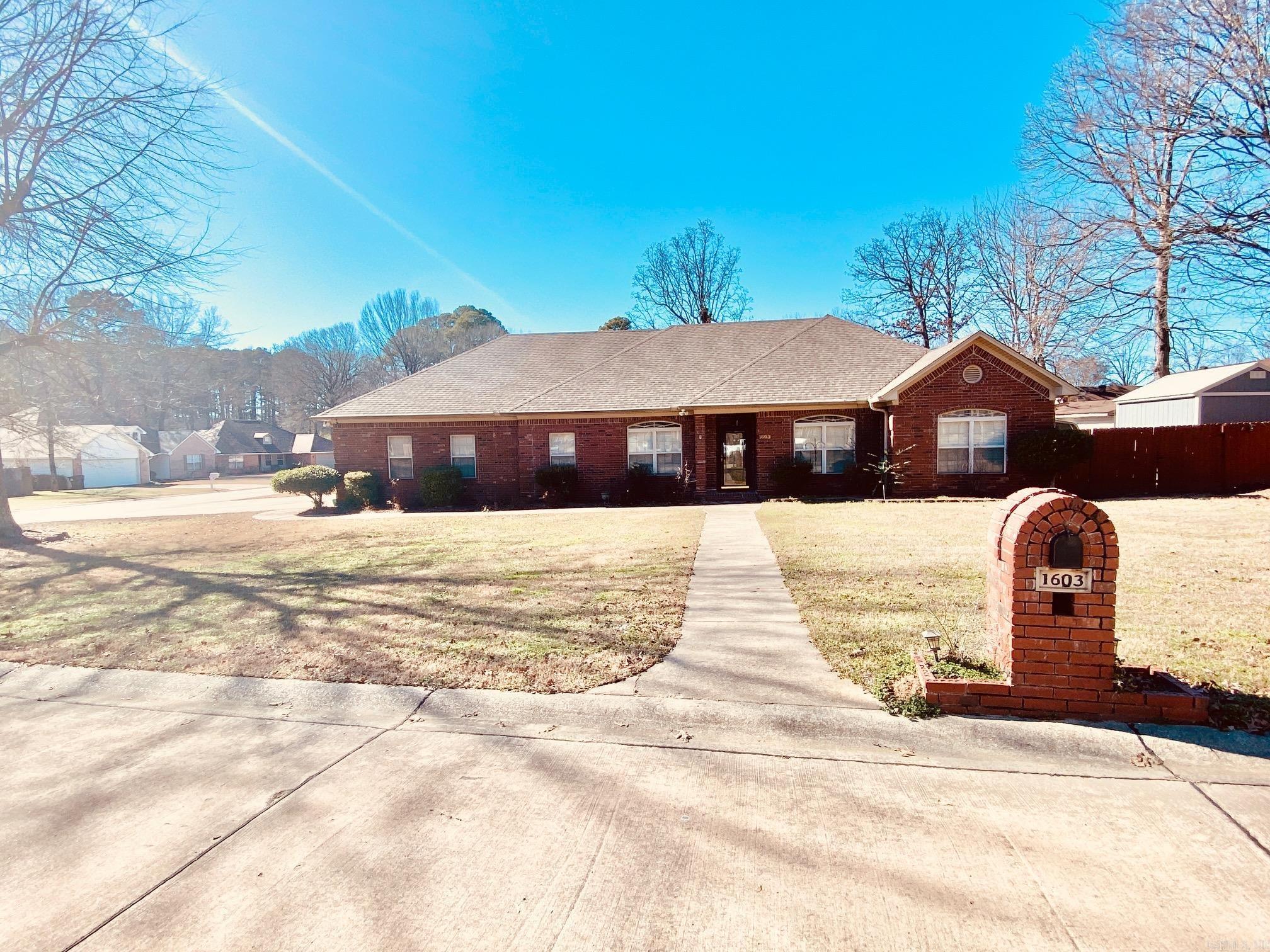 1603 Miller Place