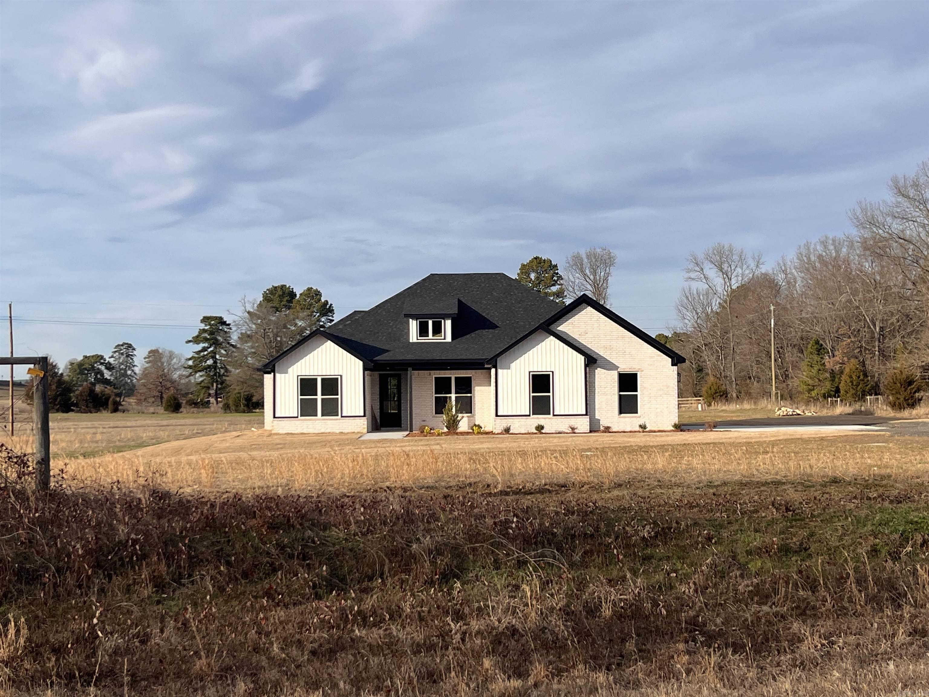 1048 Highway 300