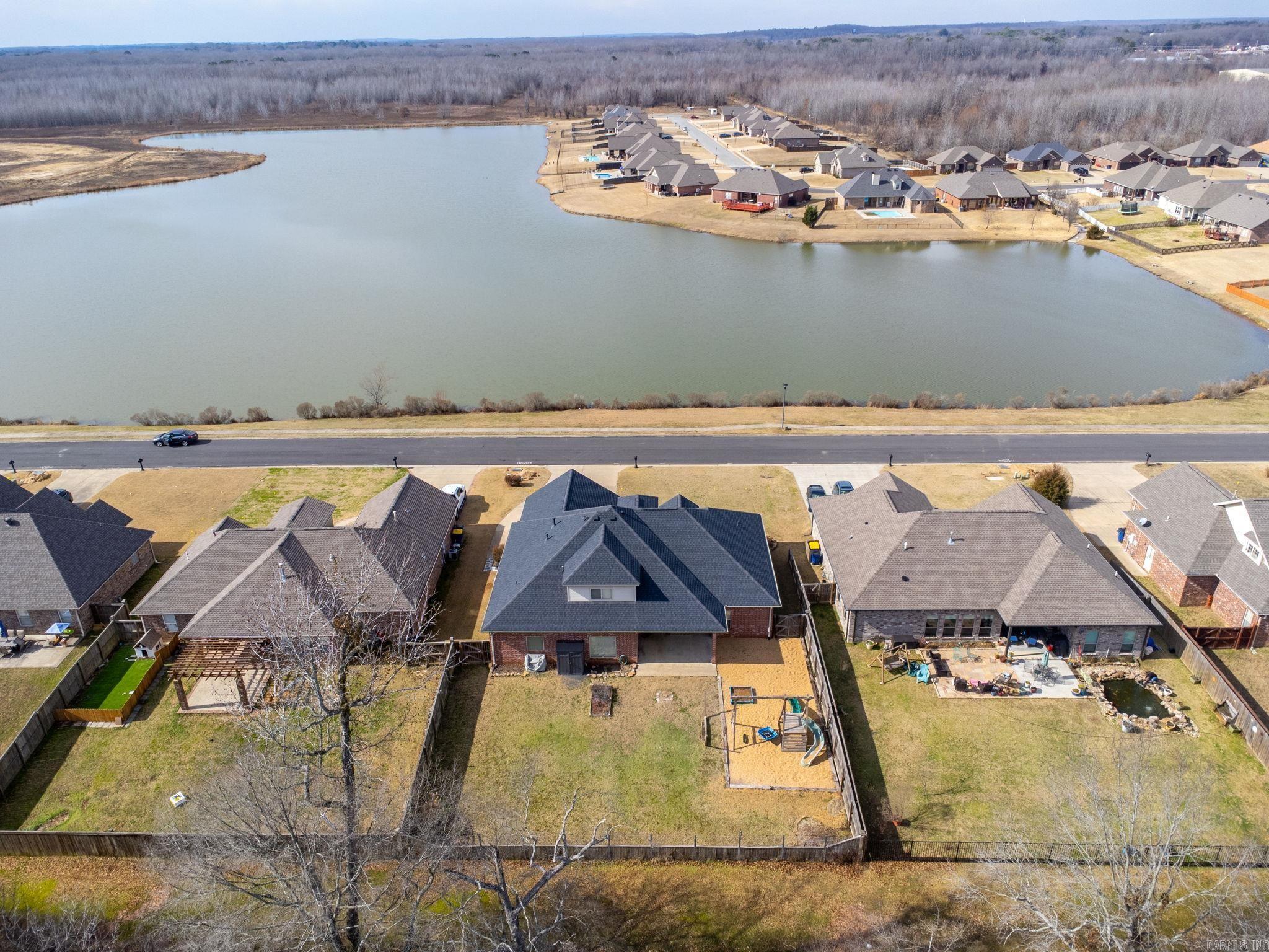 2360 Lakewood Circle