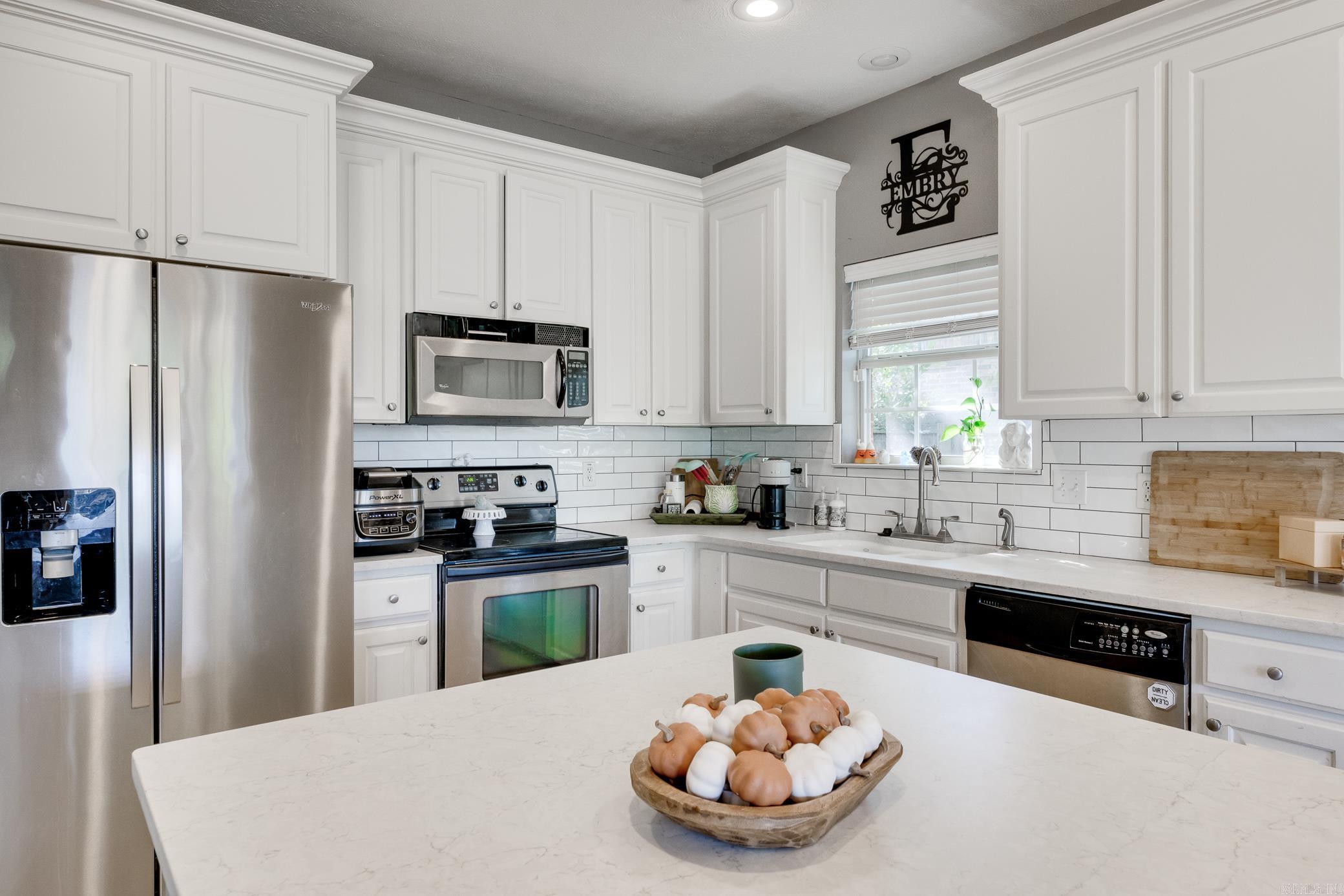 2560 Apple Blossom Drive