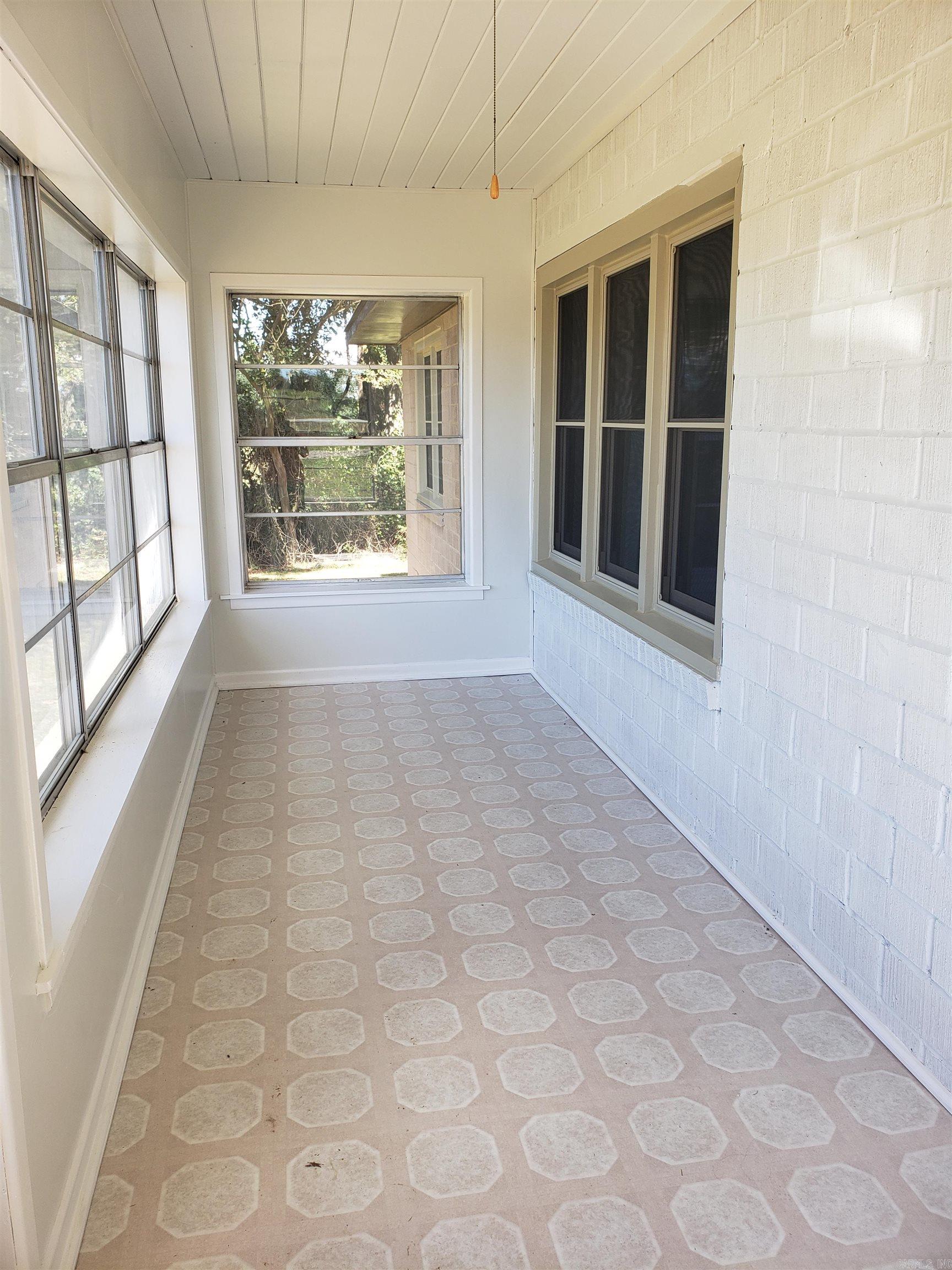 1189 Highway 329 Highway