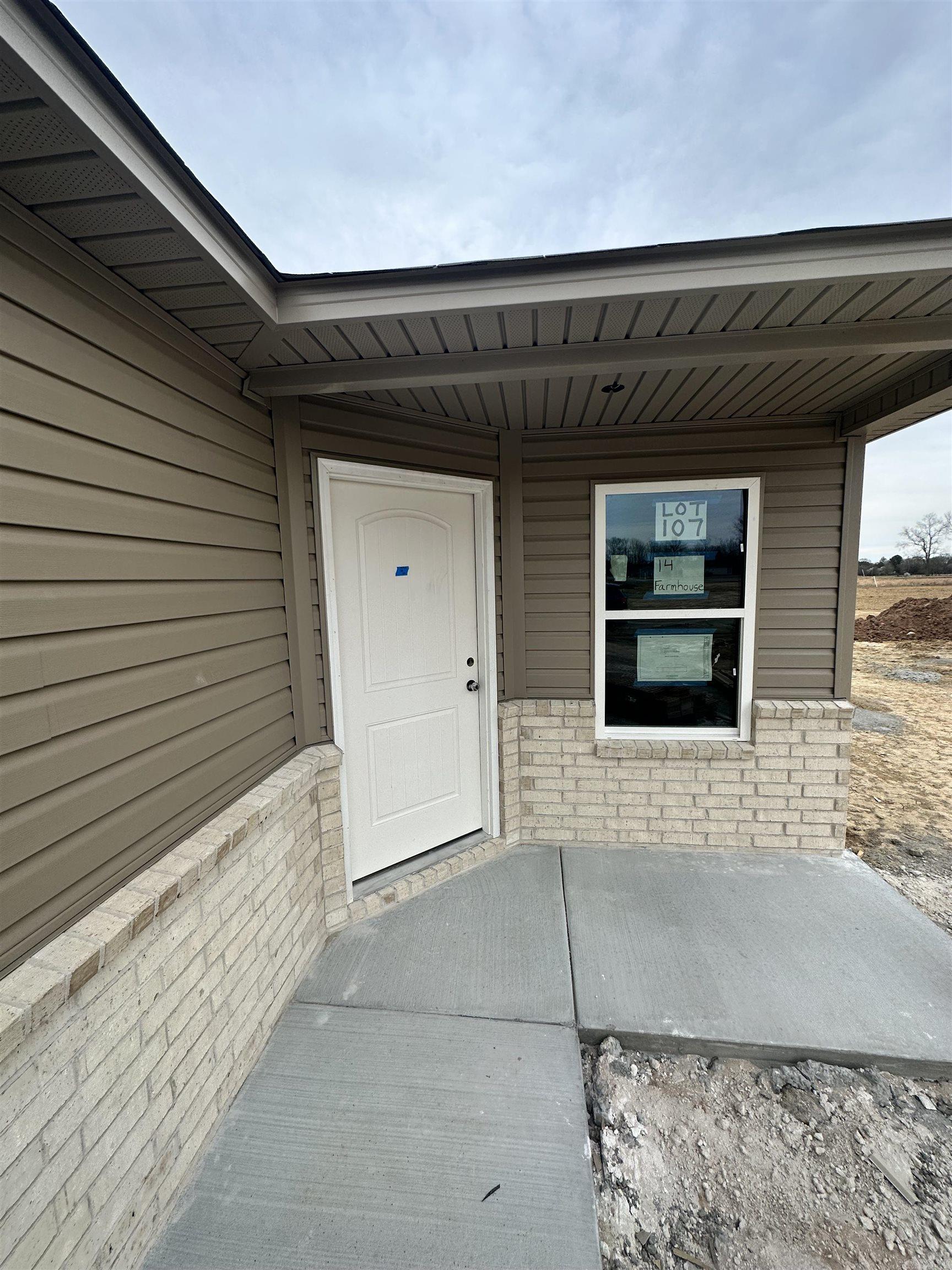 14 Farmhouse Circle