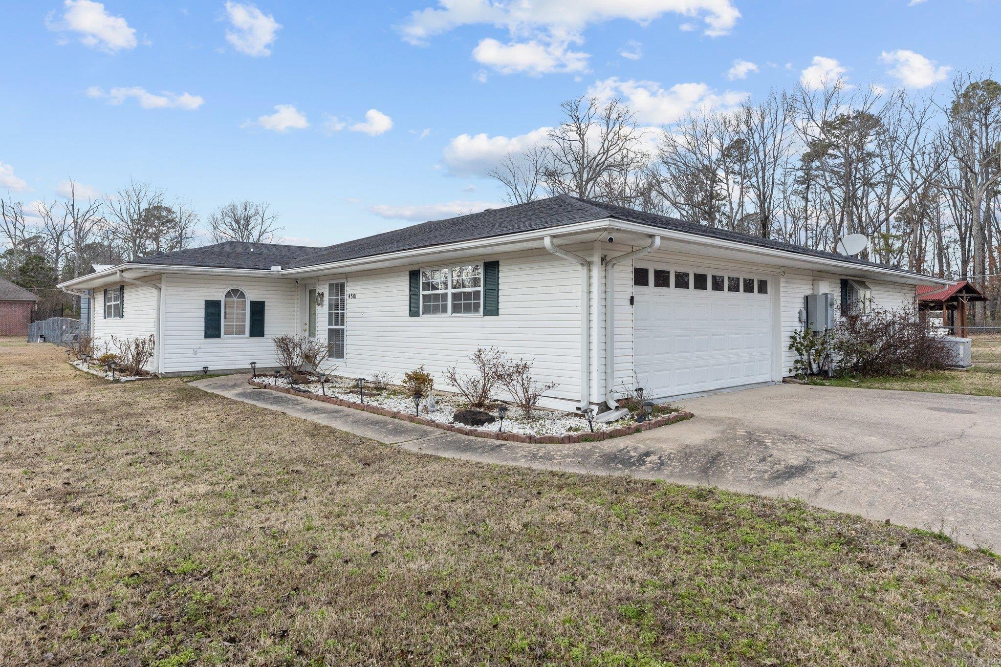 4601 N Rockwood Drive