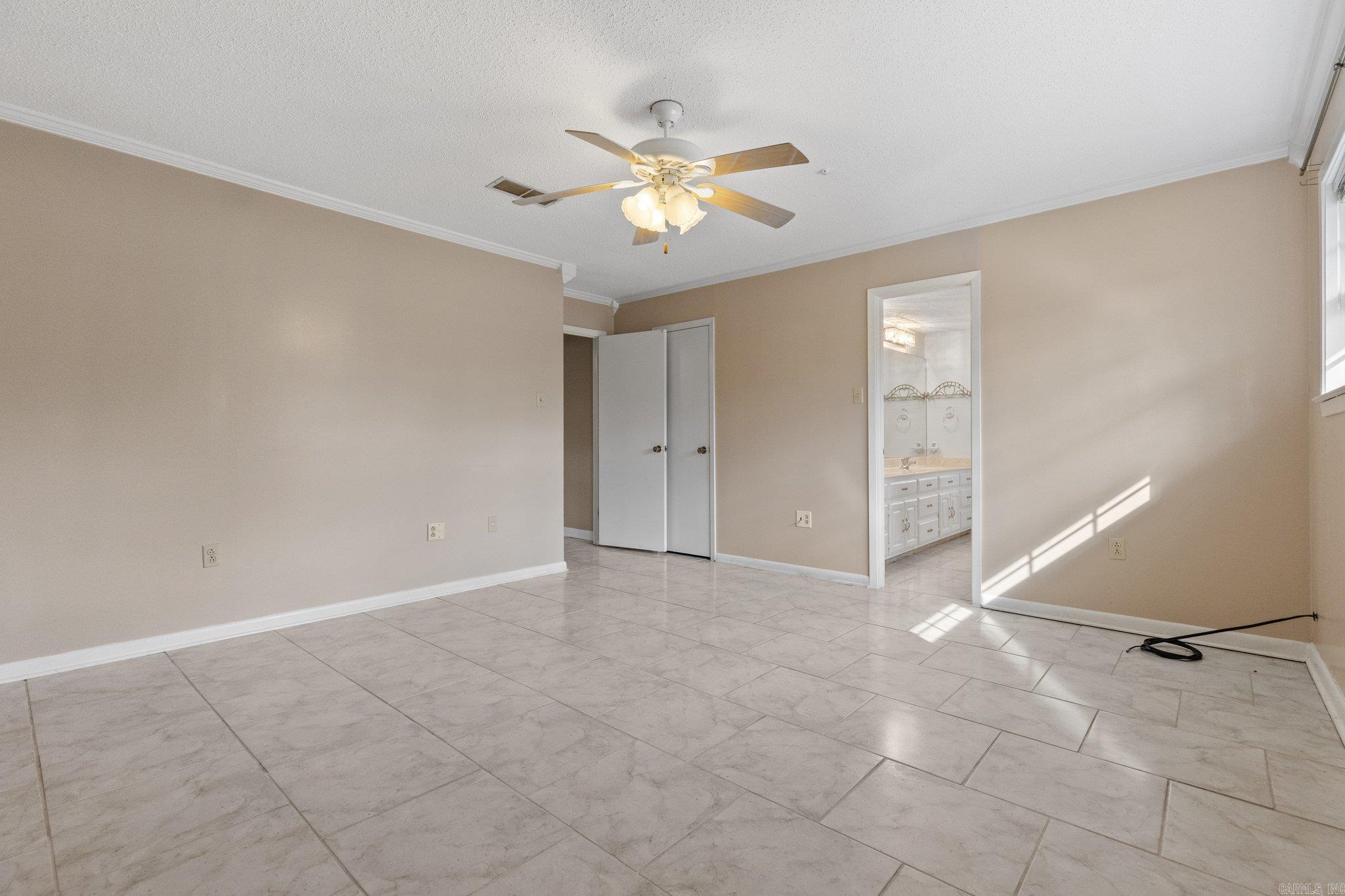 4601 N Rockwood Drive