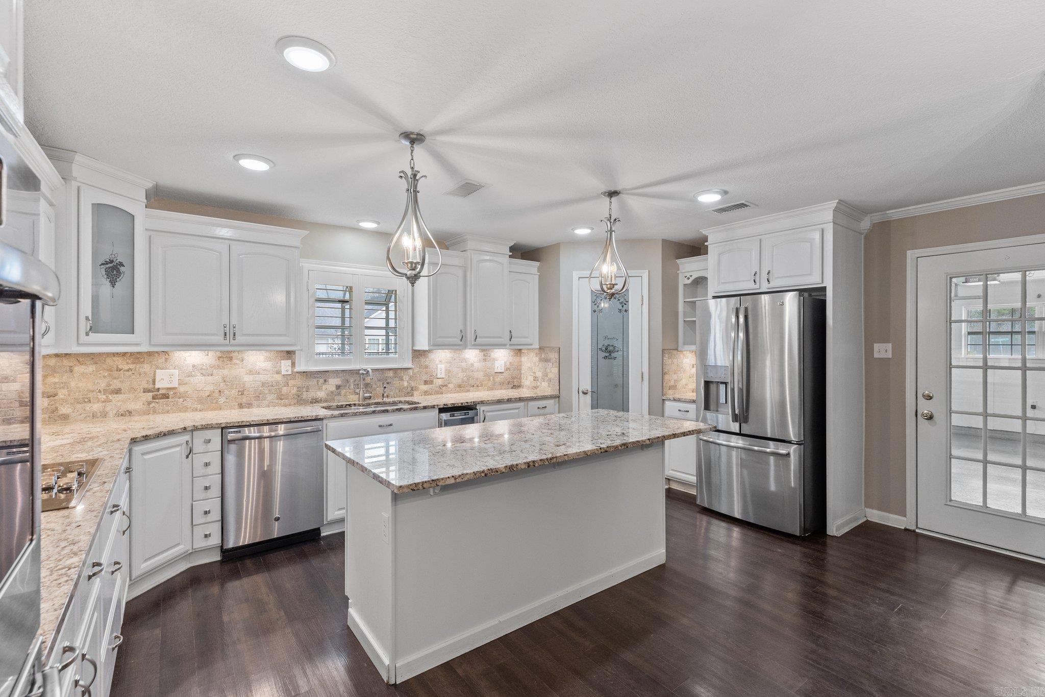 4601 N Rockwood Drive