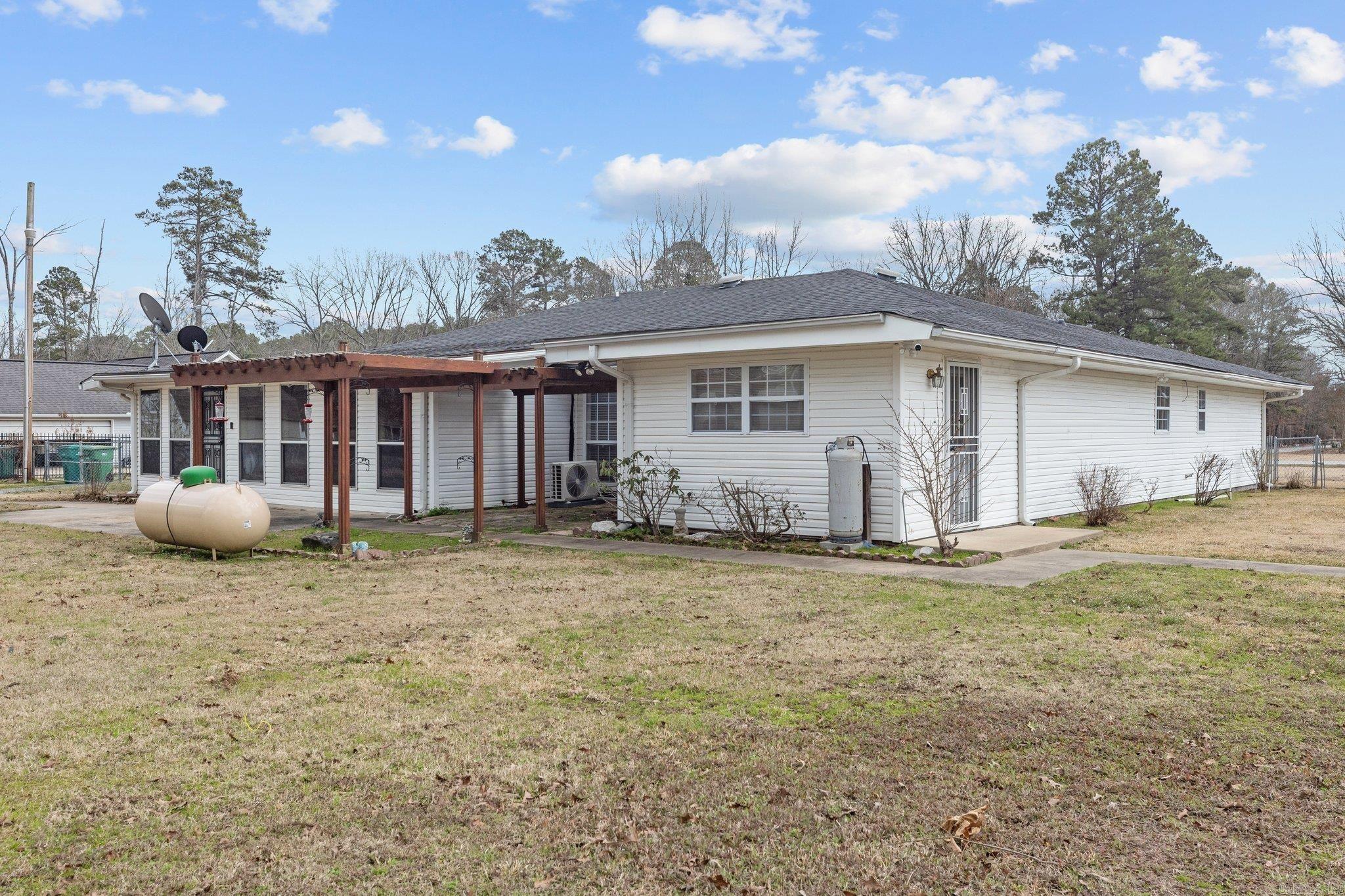 4601 N Rockwood Drive