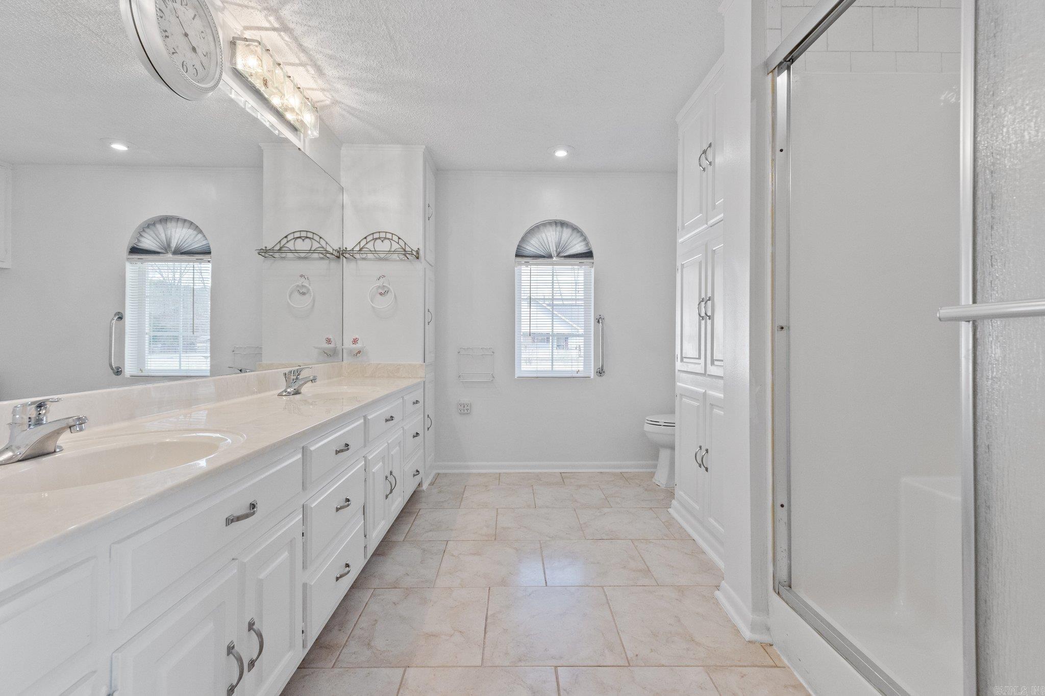 4601 N Rockwood Drive