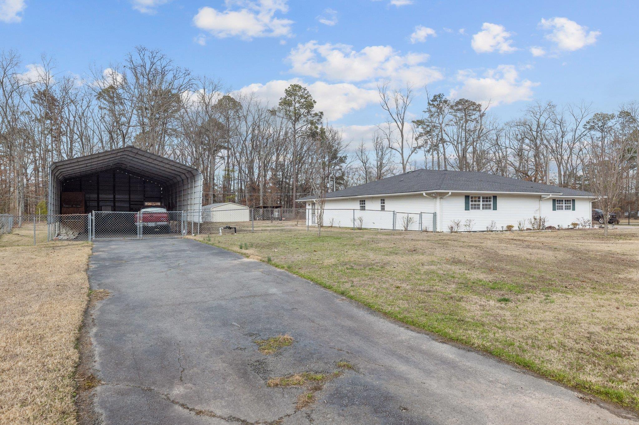 4601 N Rockwood Drive