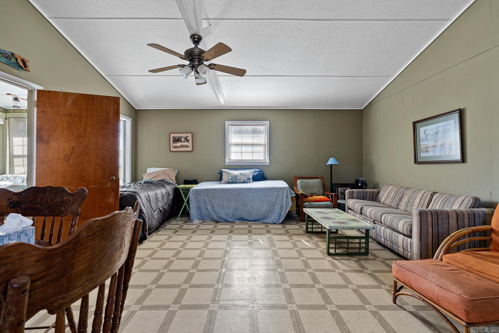 221 Springwood Terrace