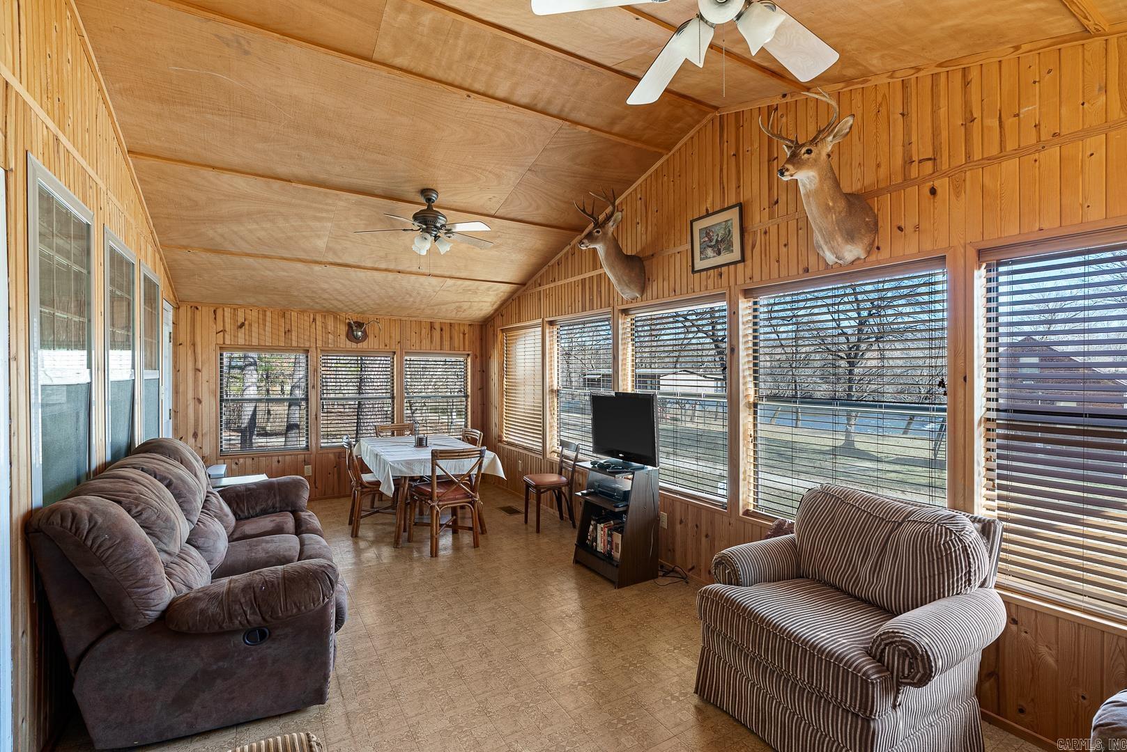 221 Springwood Terrace