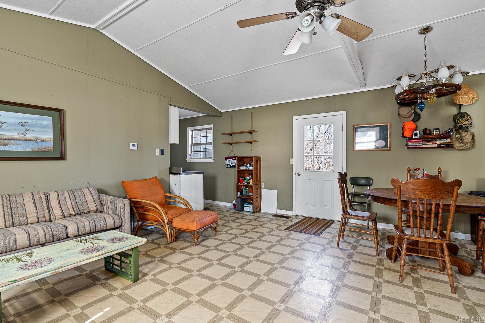 221 Springwood Terrace