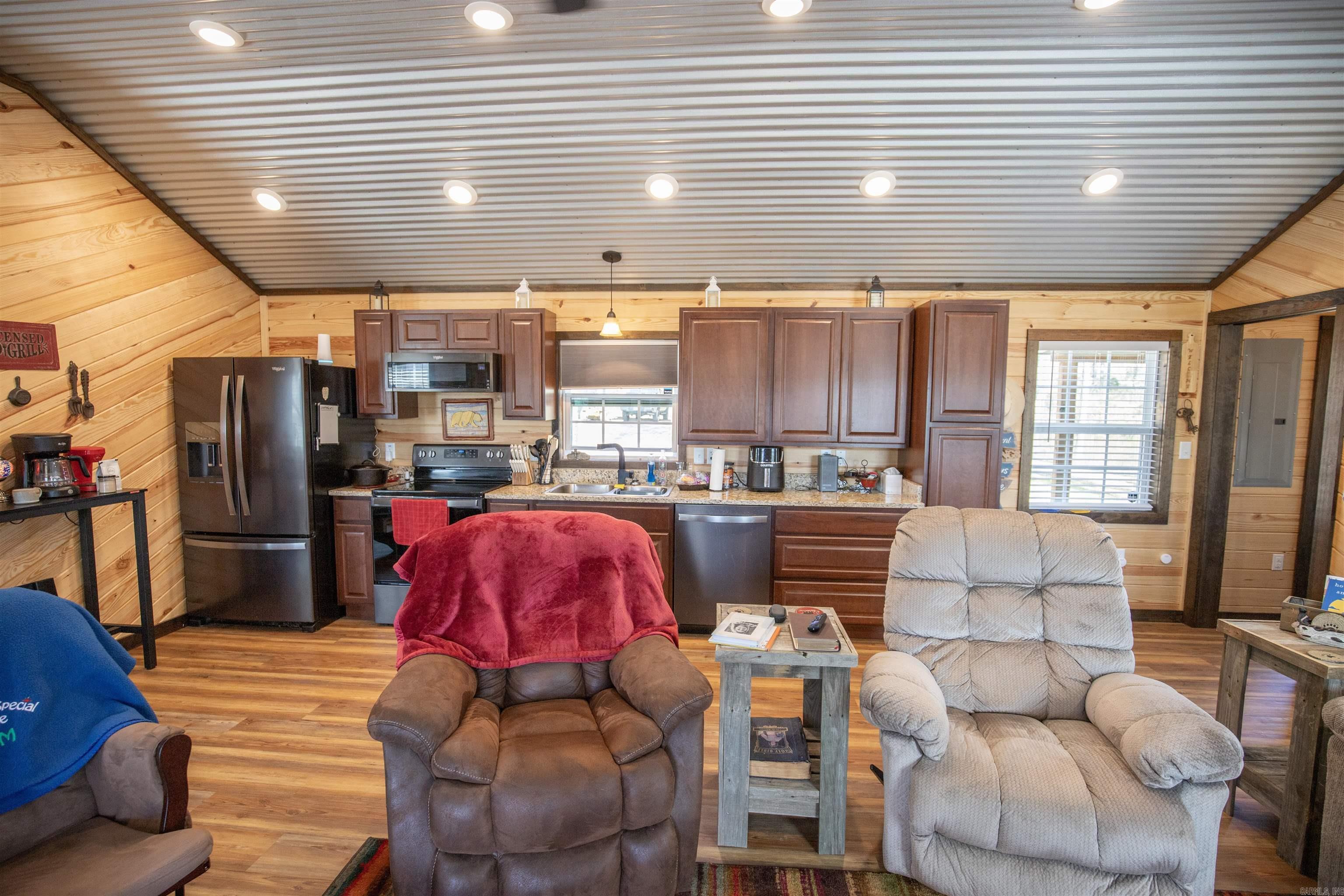 152 Anderson Loop