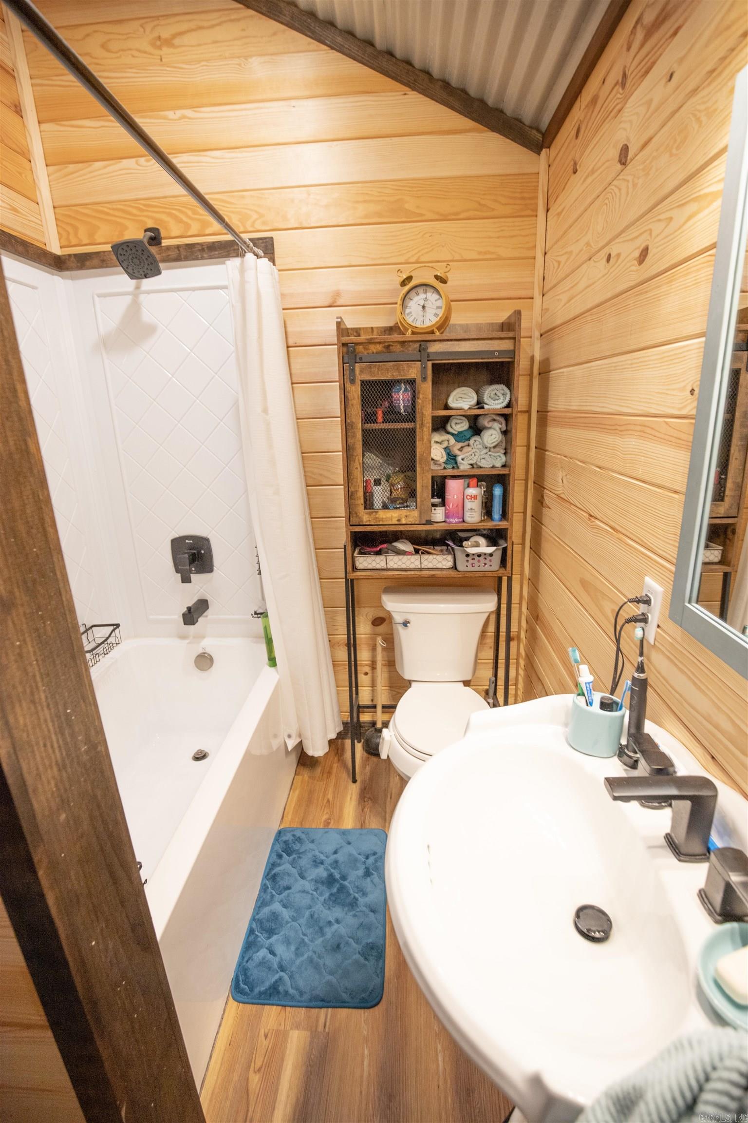 152 Anderson Loop