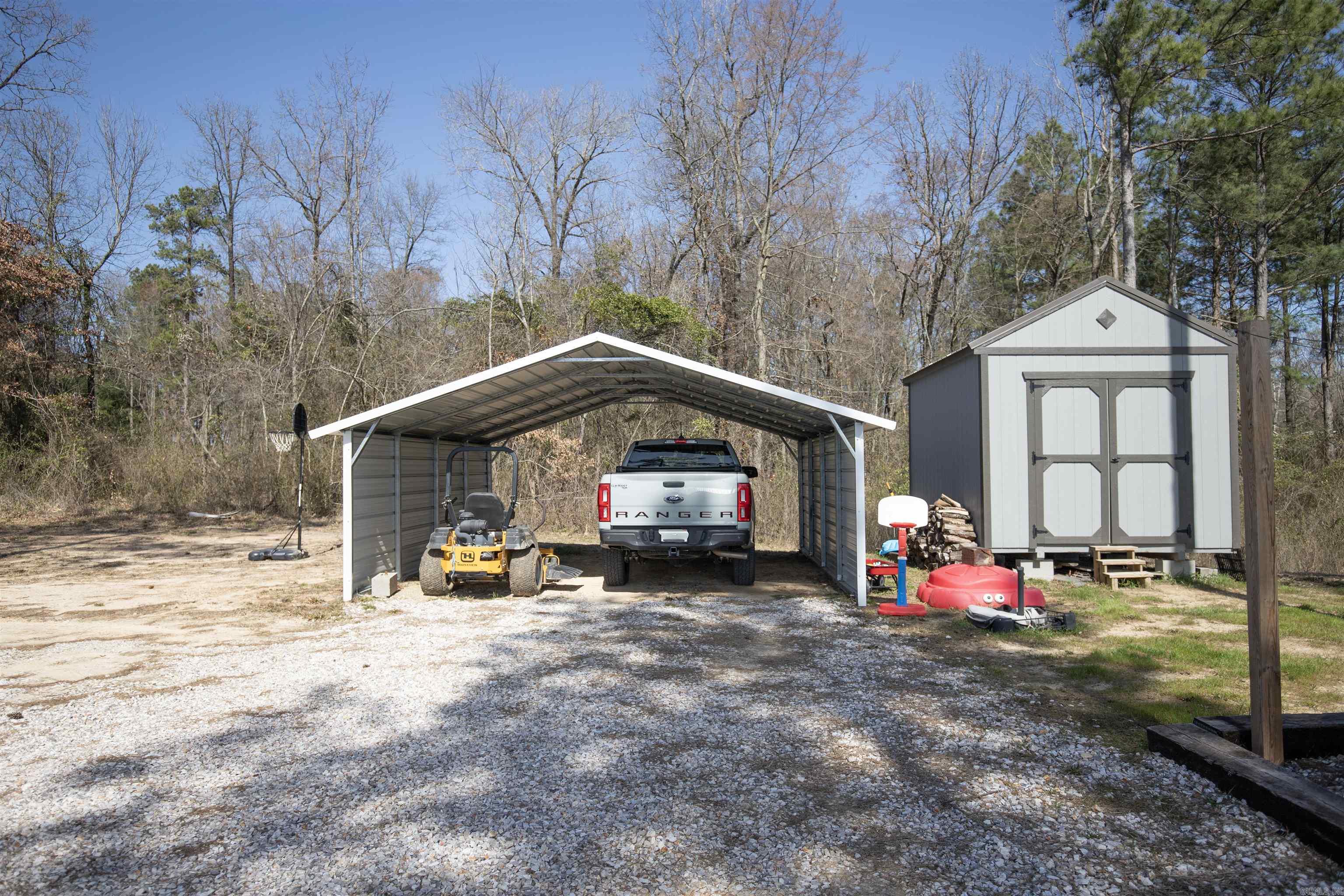 152 Anderson Loop