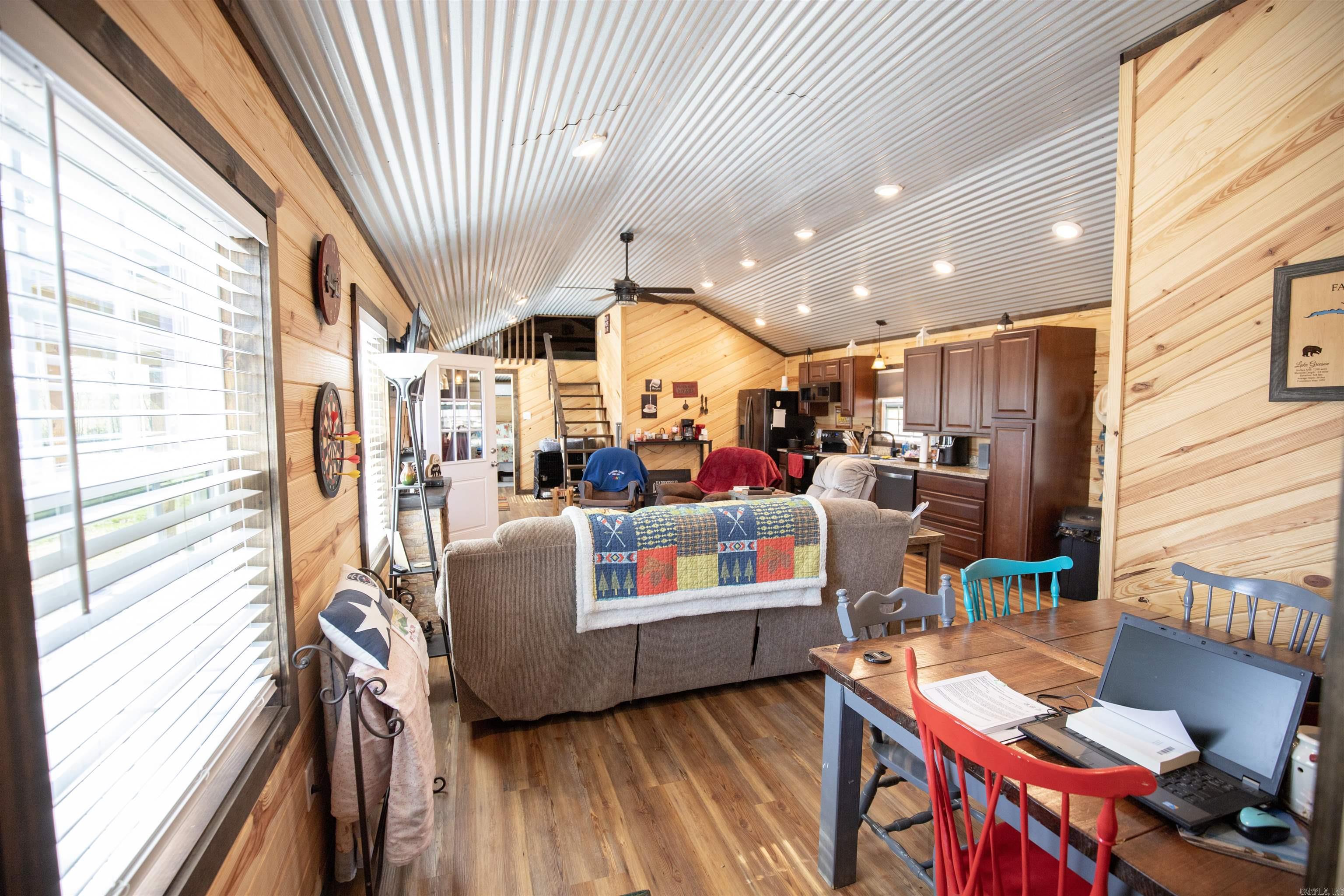 152 Anderson Loop