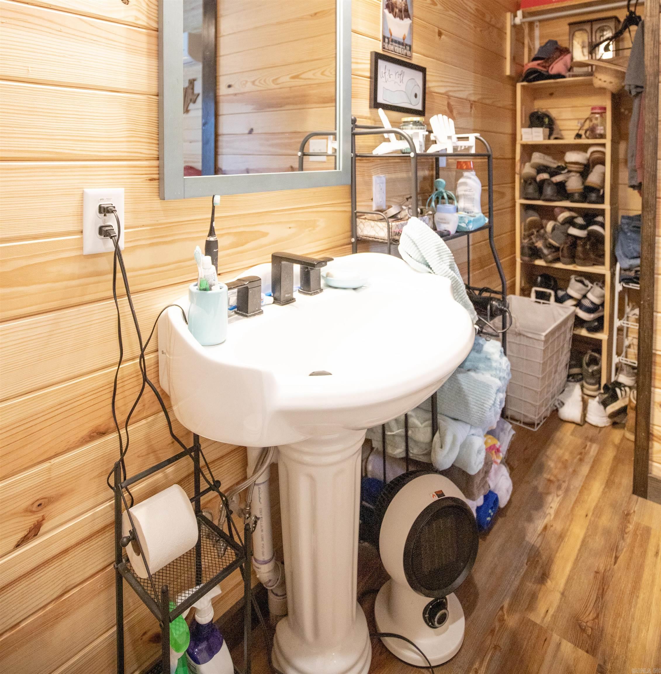 152 Anderson Loop
