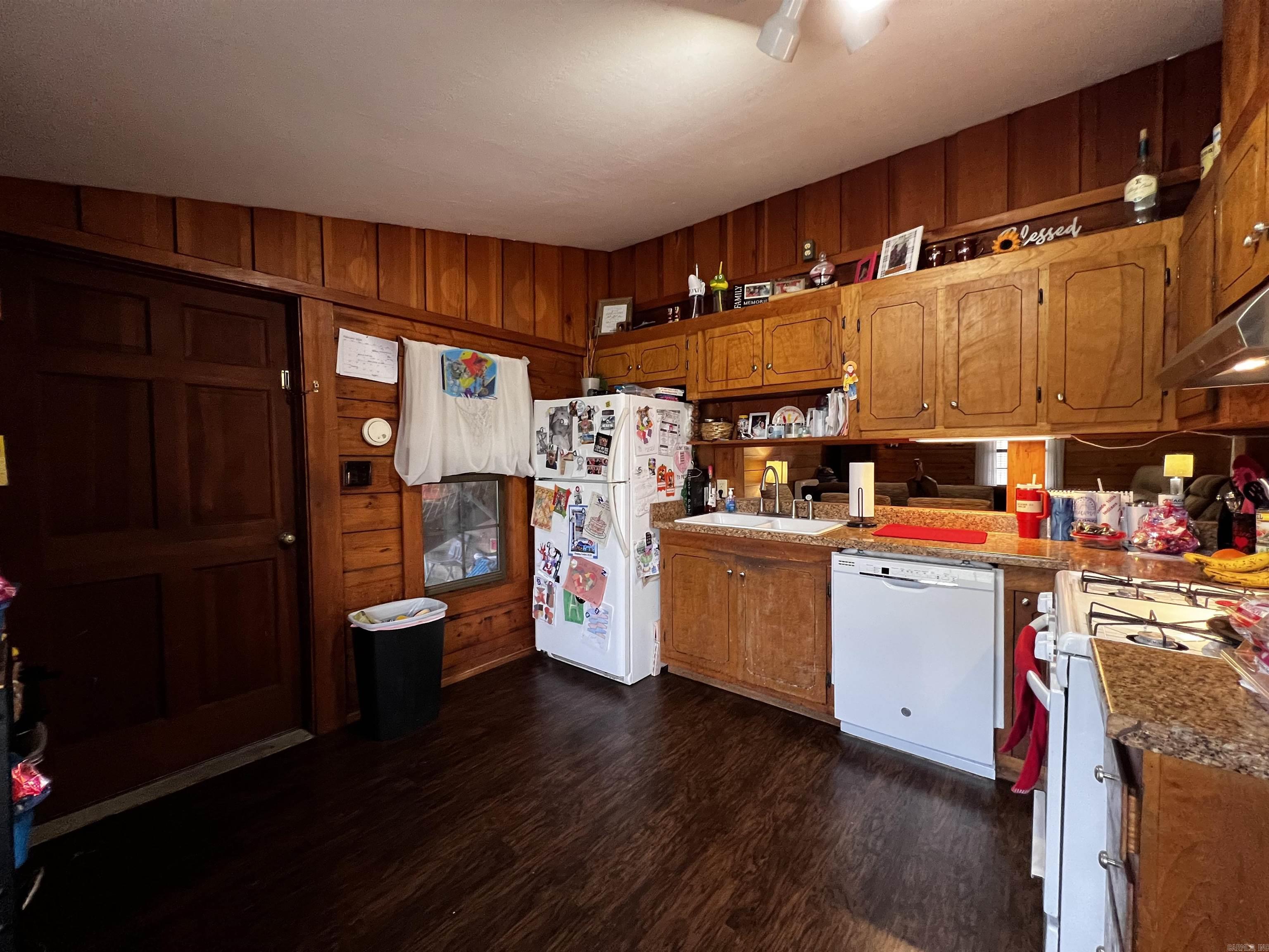 1093 W Hwy 8 Highway