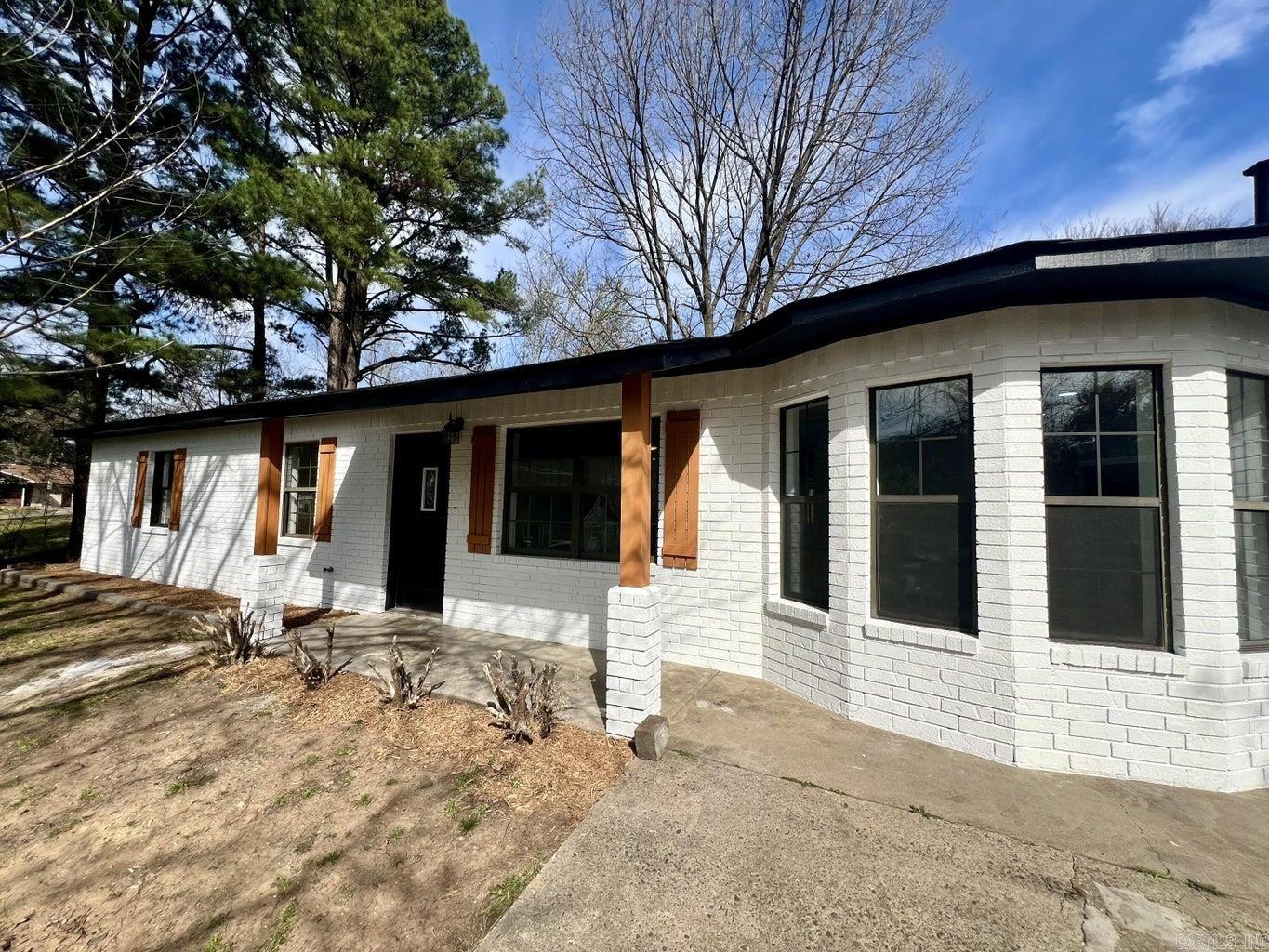 506 W 17TH Street