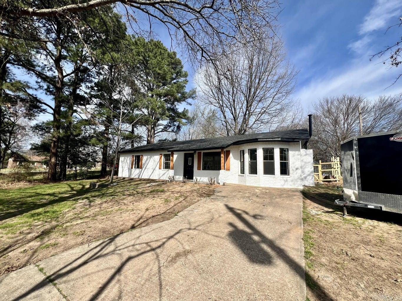 506 W 17TH Street