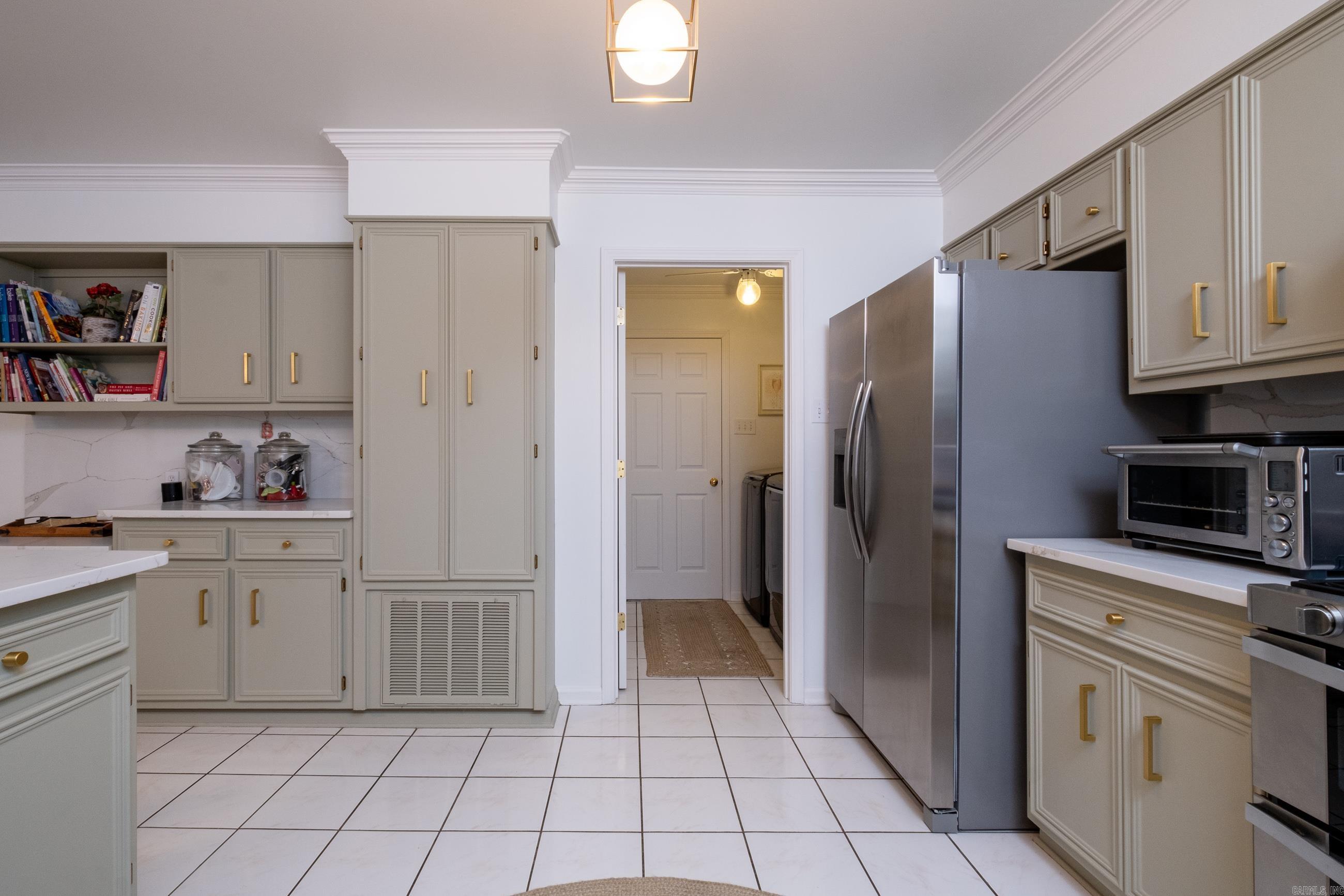 13616 Longtree Drive