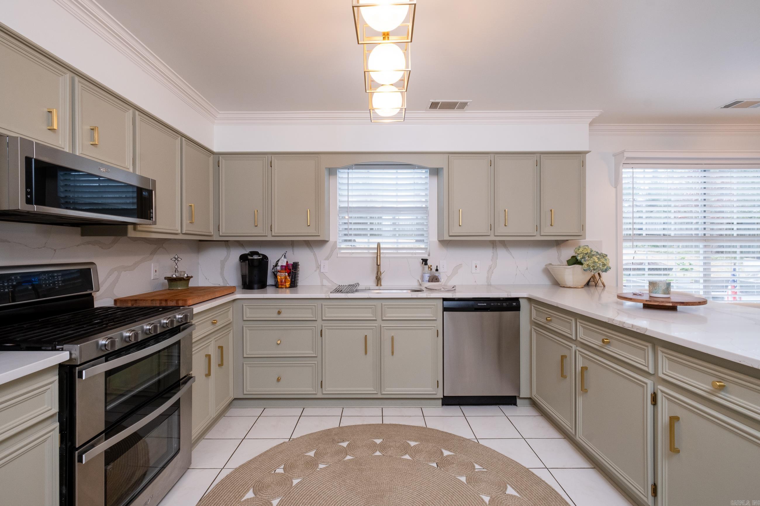 13616 Longtree Drive