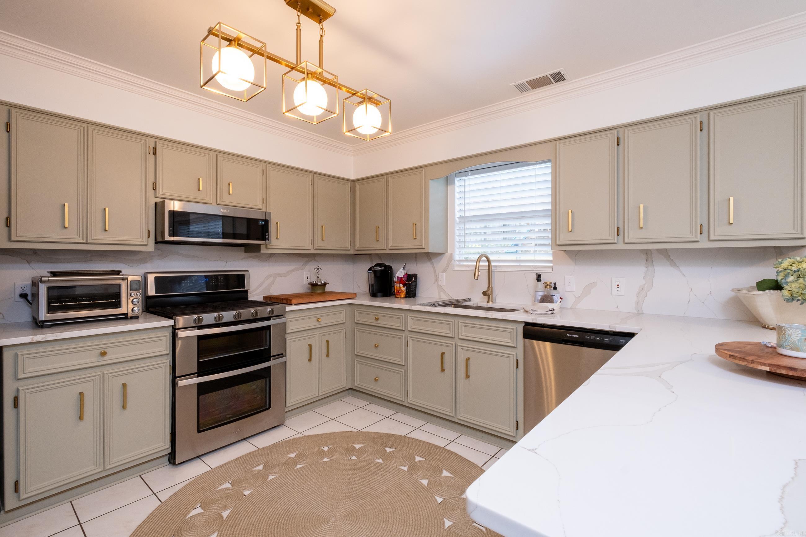 13616 Longtree Drive