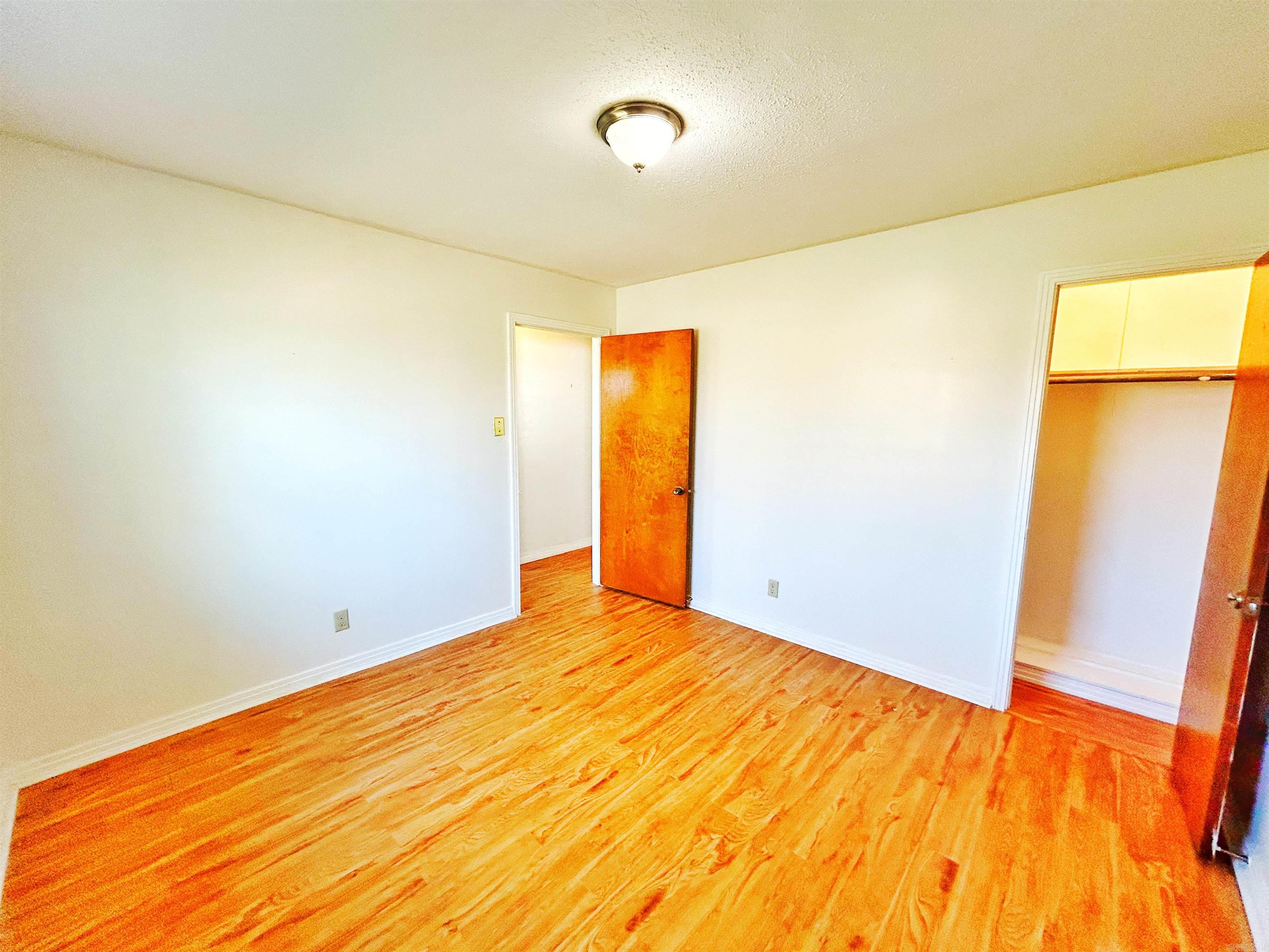 5601 Ridgewood Ln
