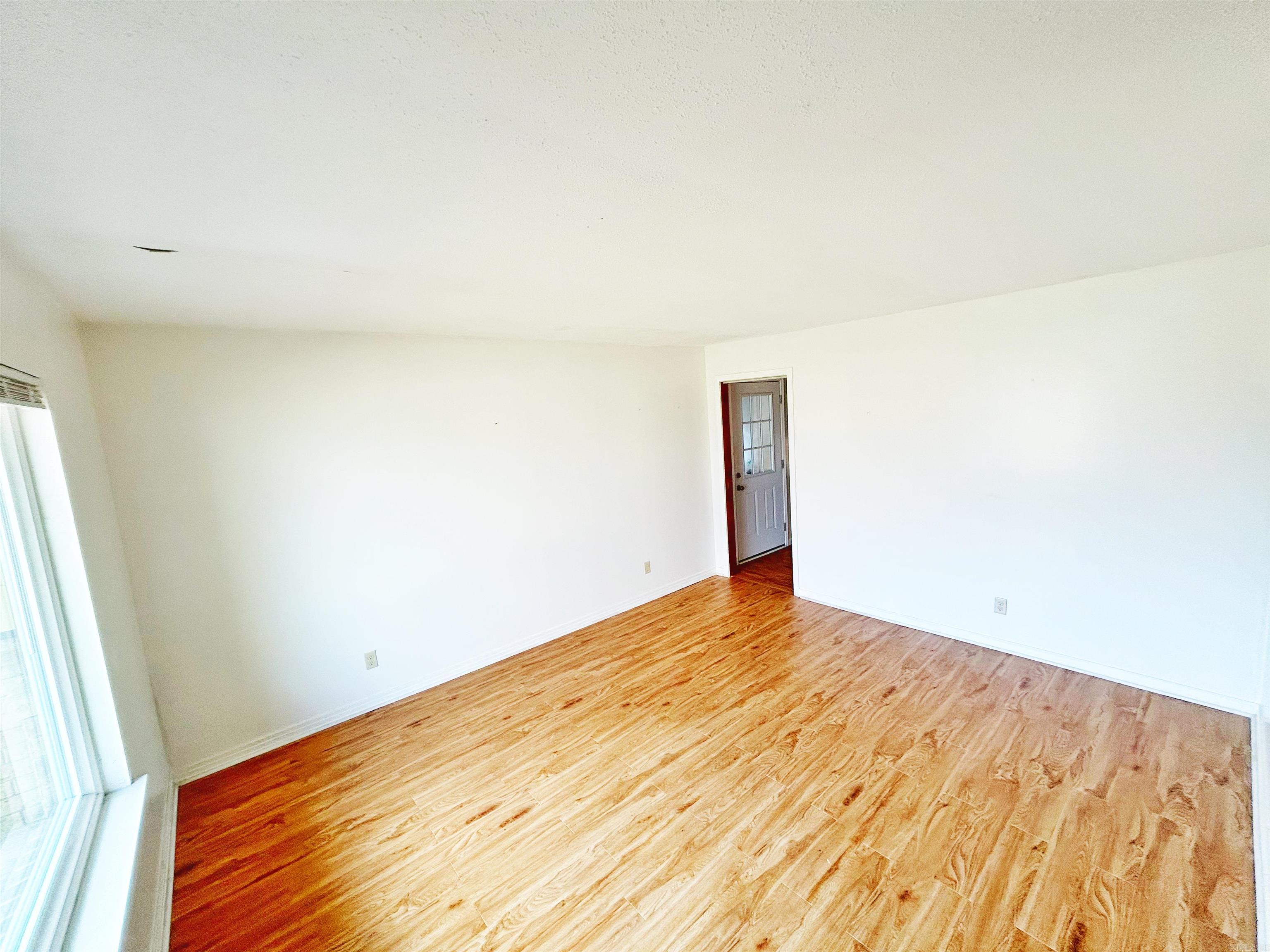5601 Ridgewood Ln