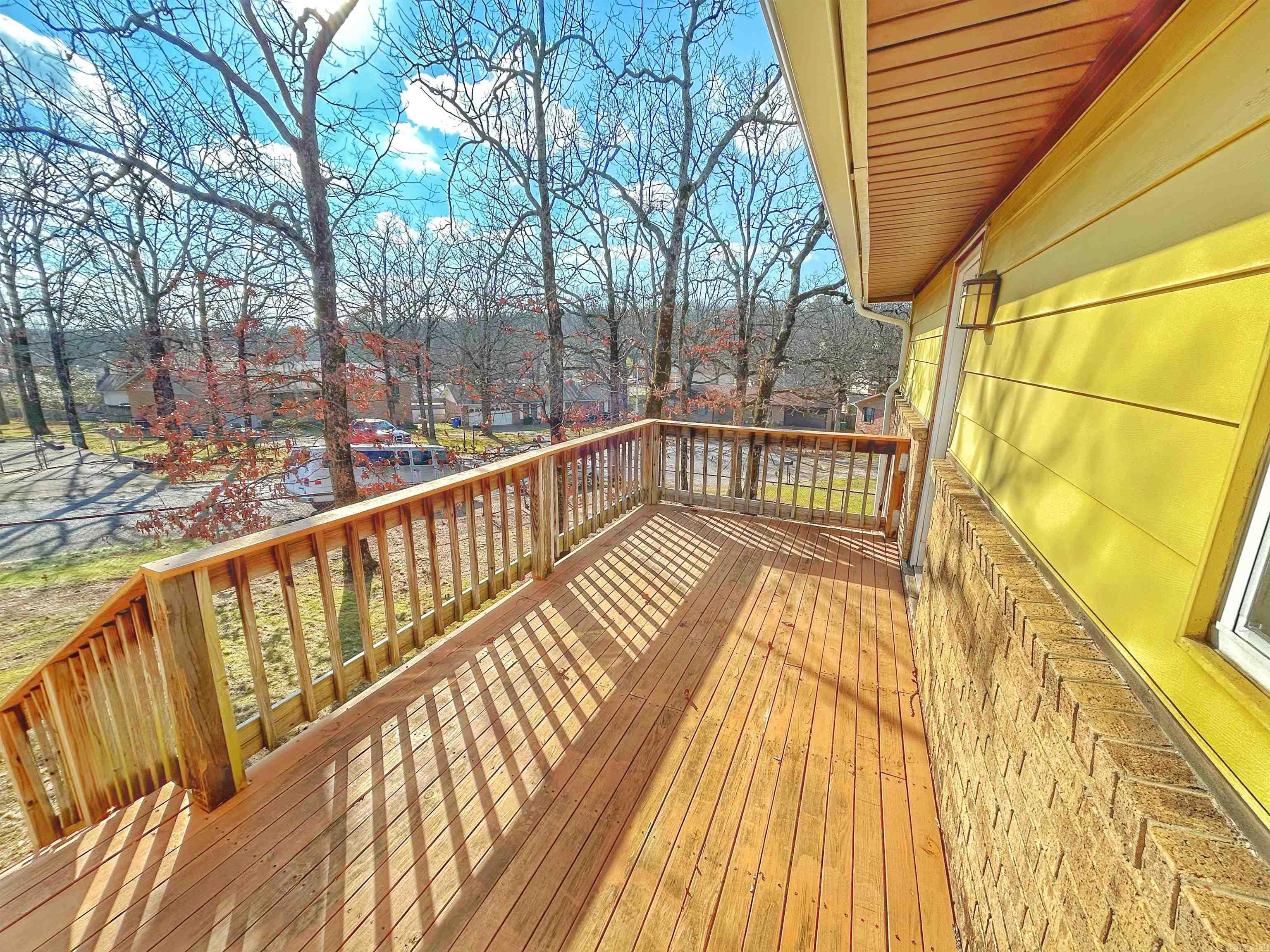 5601 Ridgewood Ln