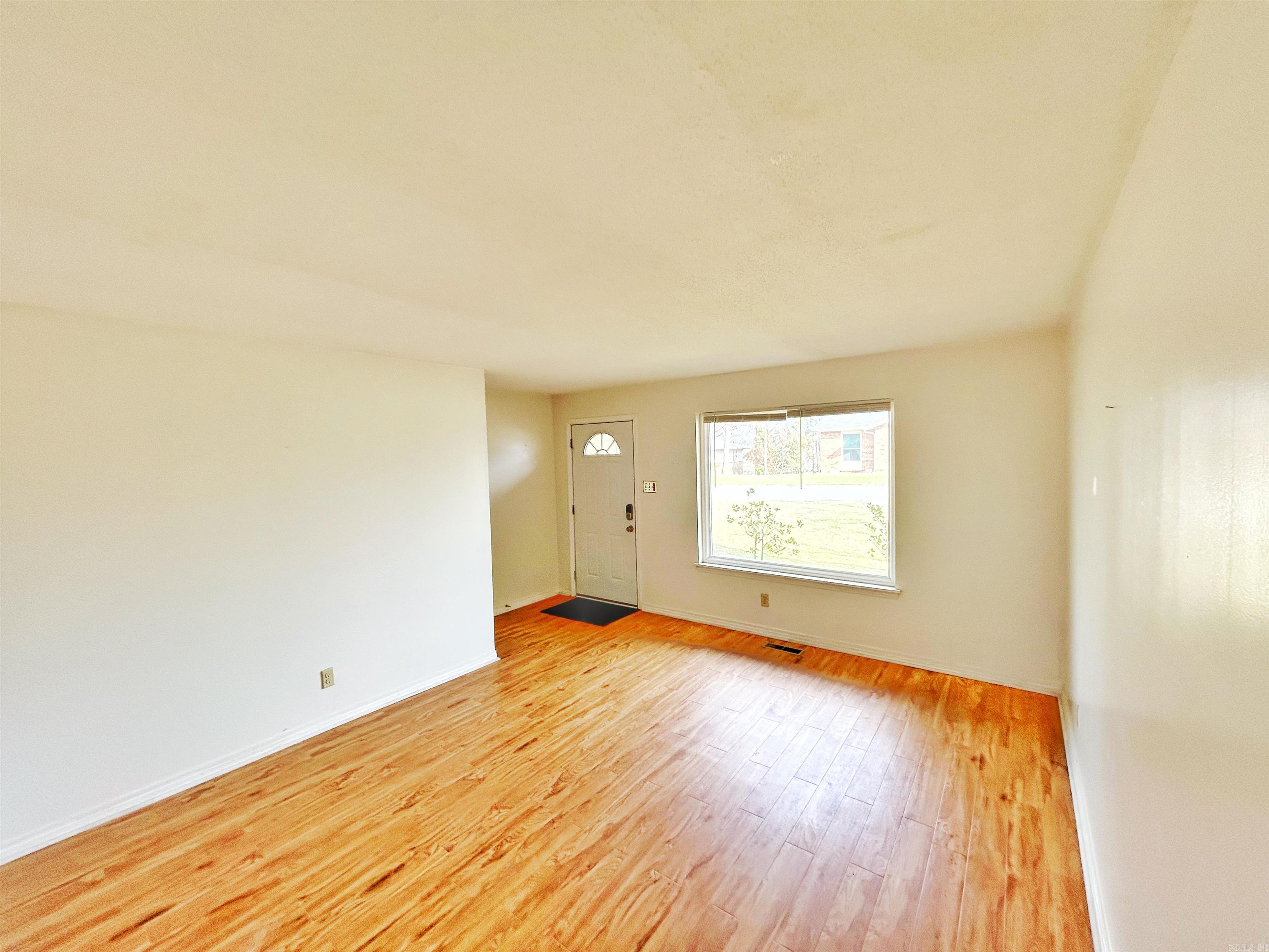 5601 Ridgewood Ln