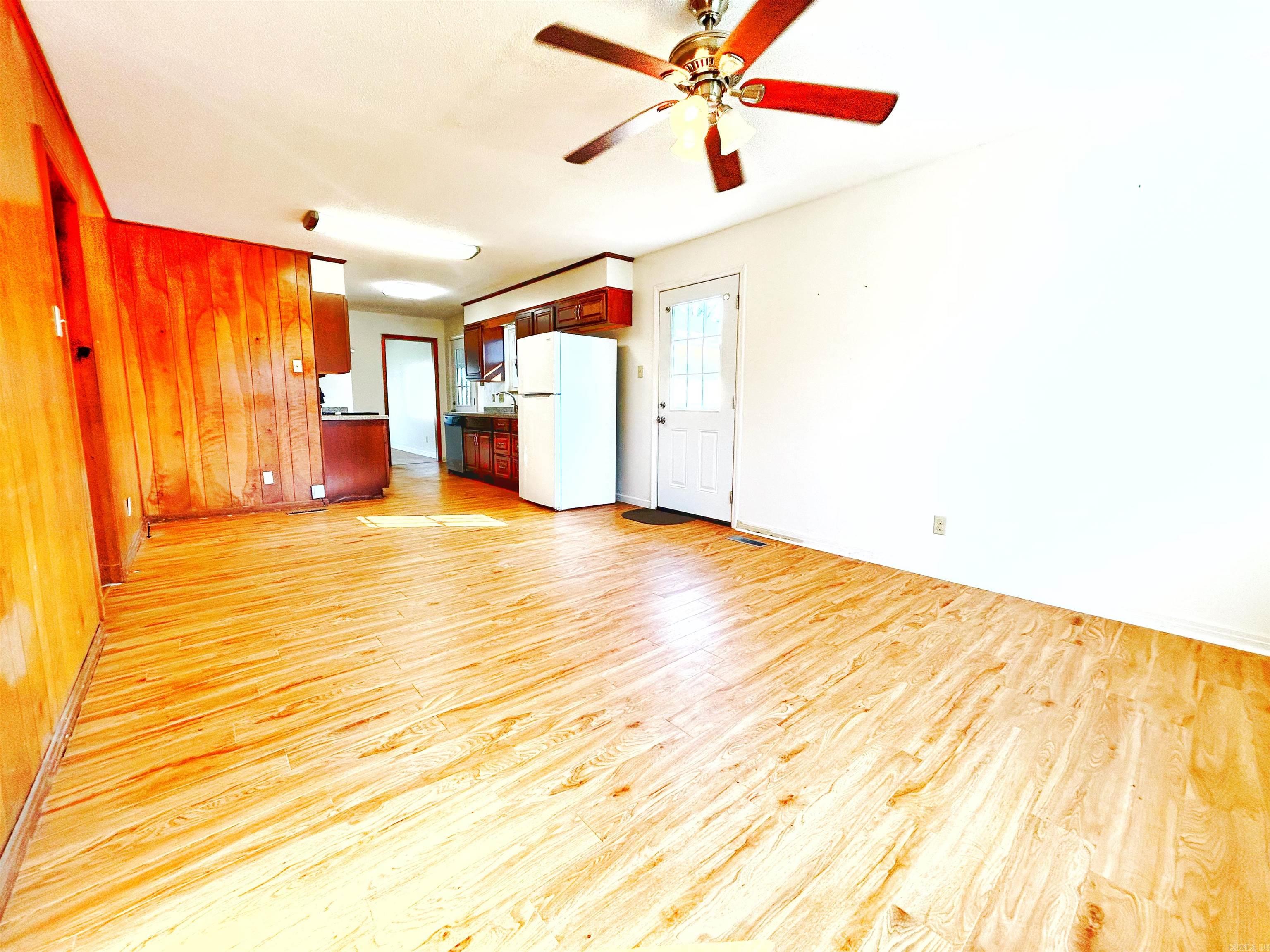 5601 Ridgewood Ln