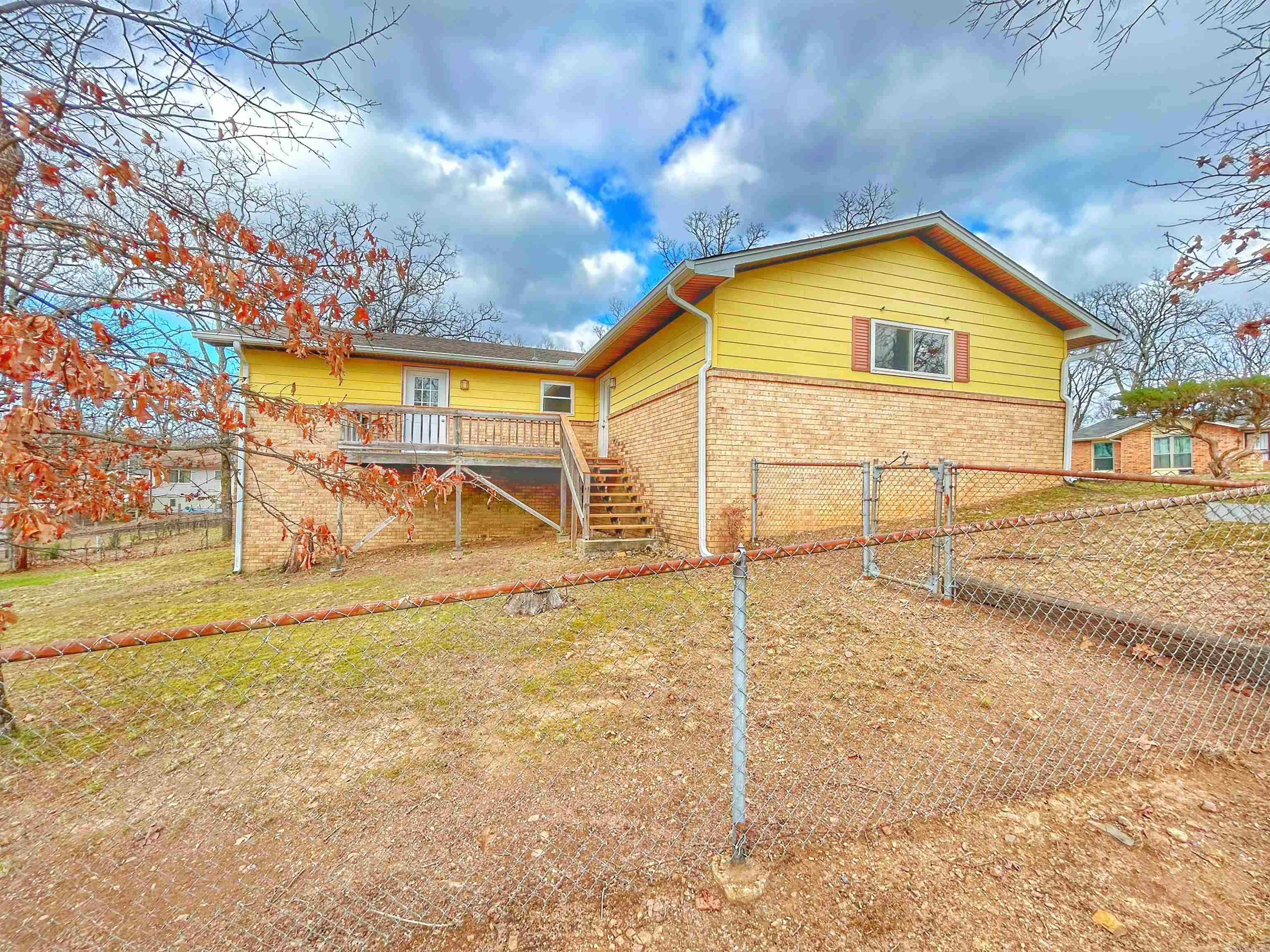 5601 Ridgewood Ln