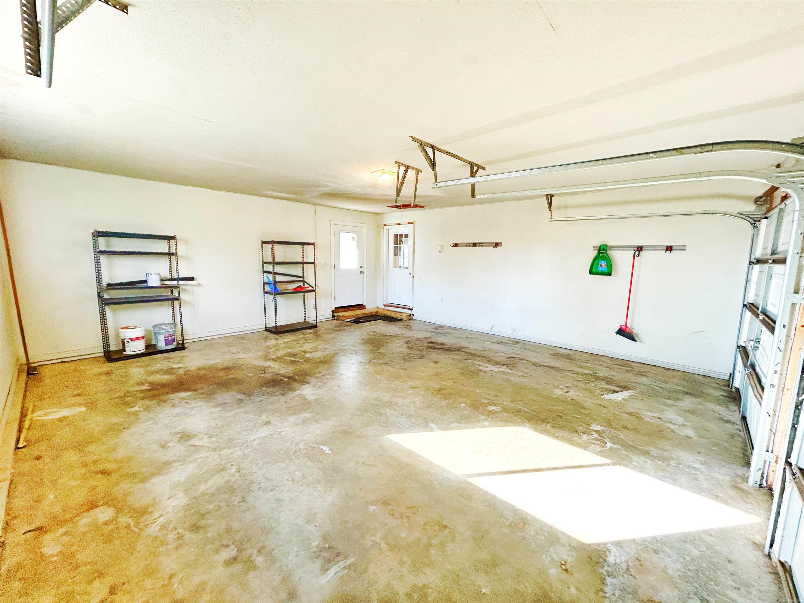 5601 Ridgewood Ln