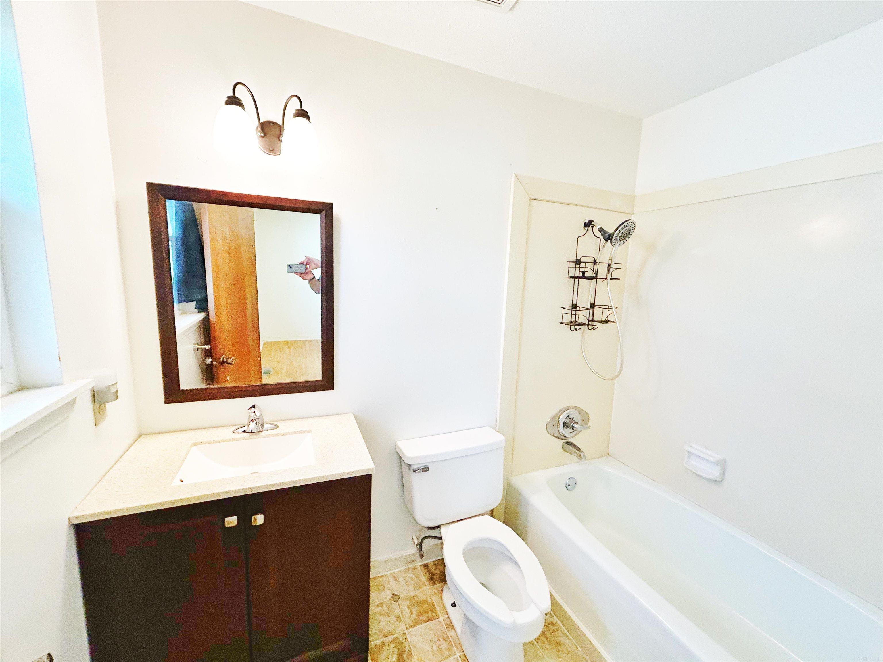 5601 Ridgewood Ln