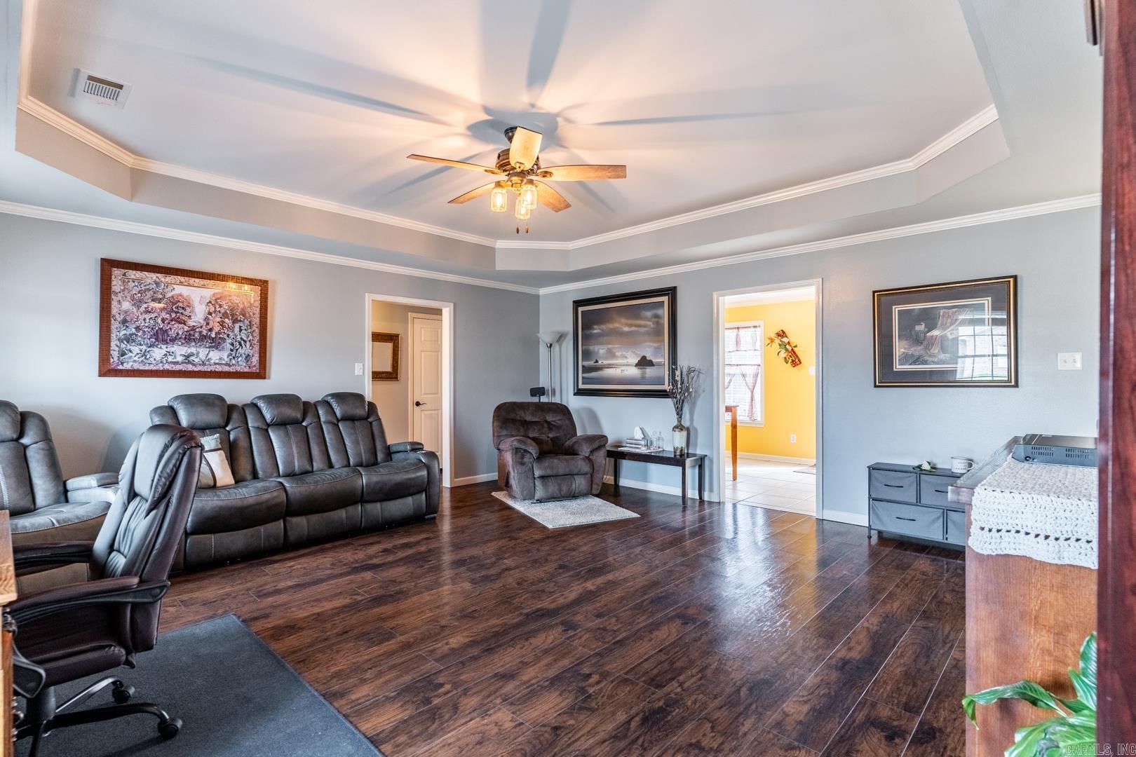 909 Scooty Drive