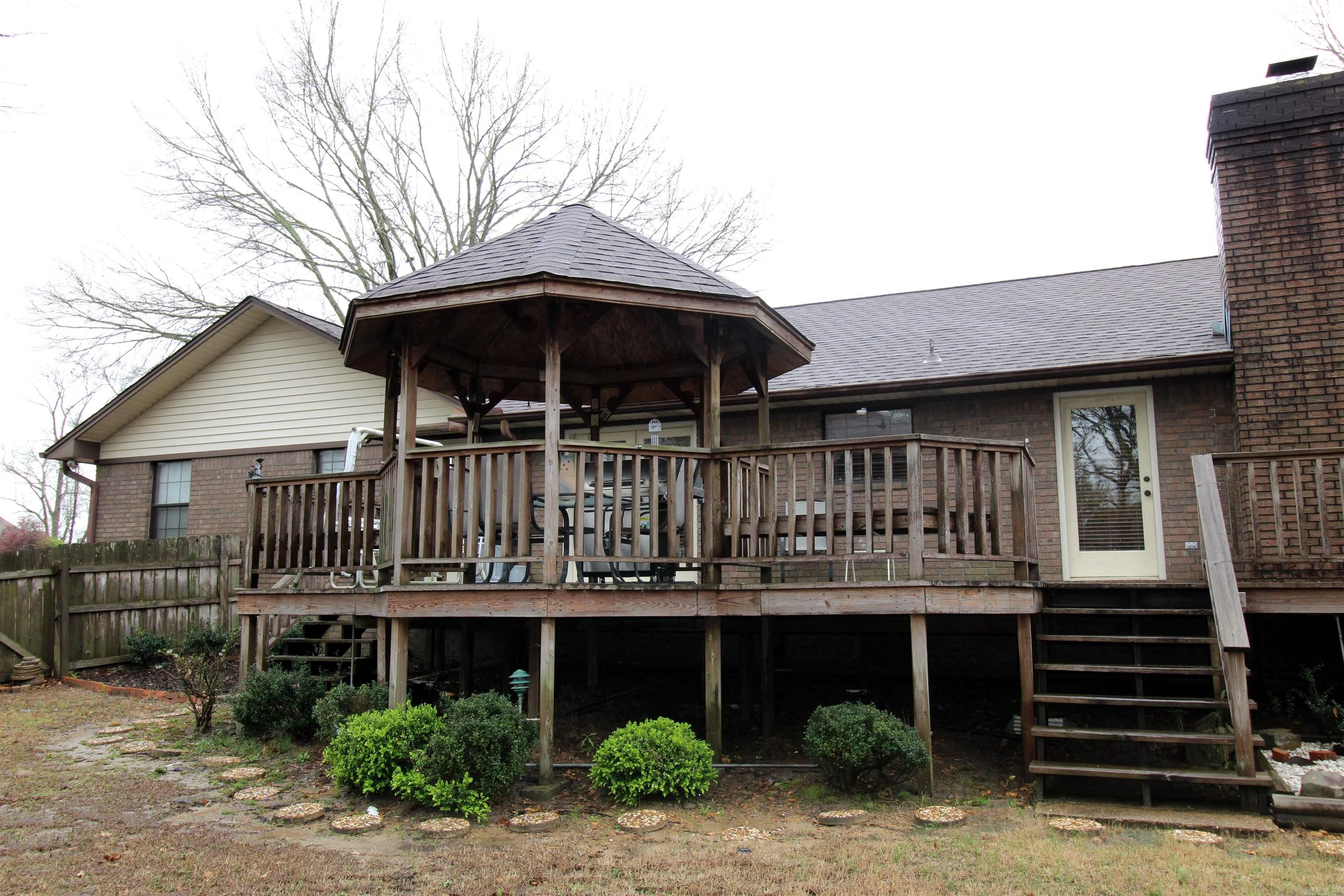 302 North Park Drive