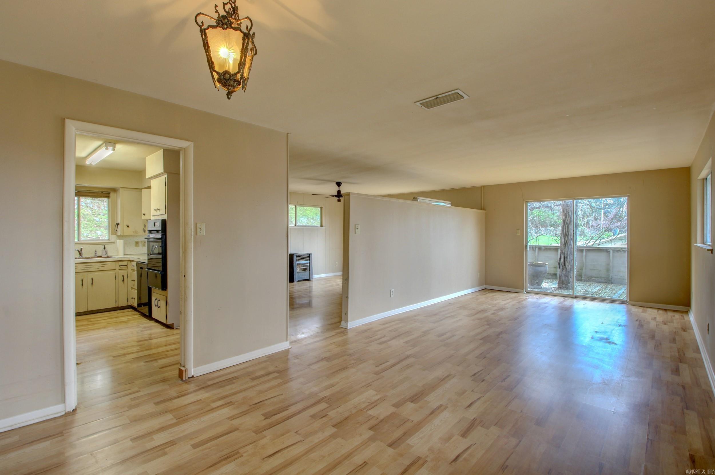 6 Westbrook Cove