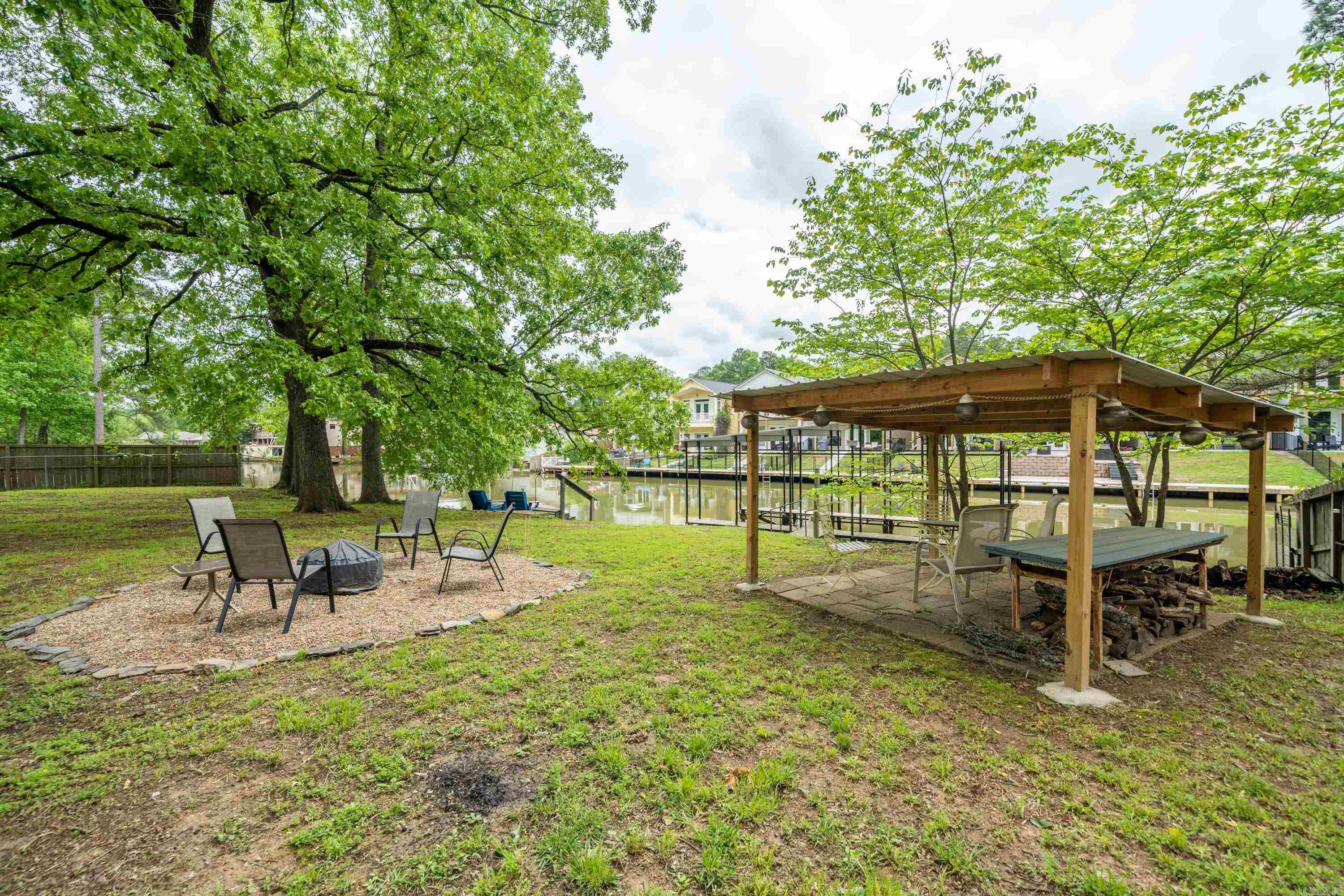 160 Lakeaire Terrace