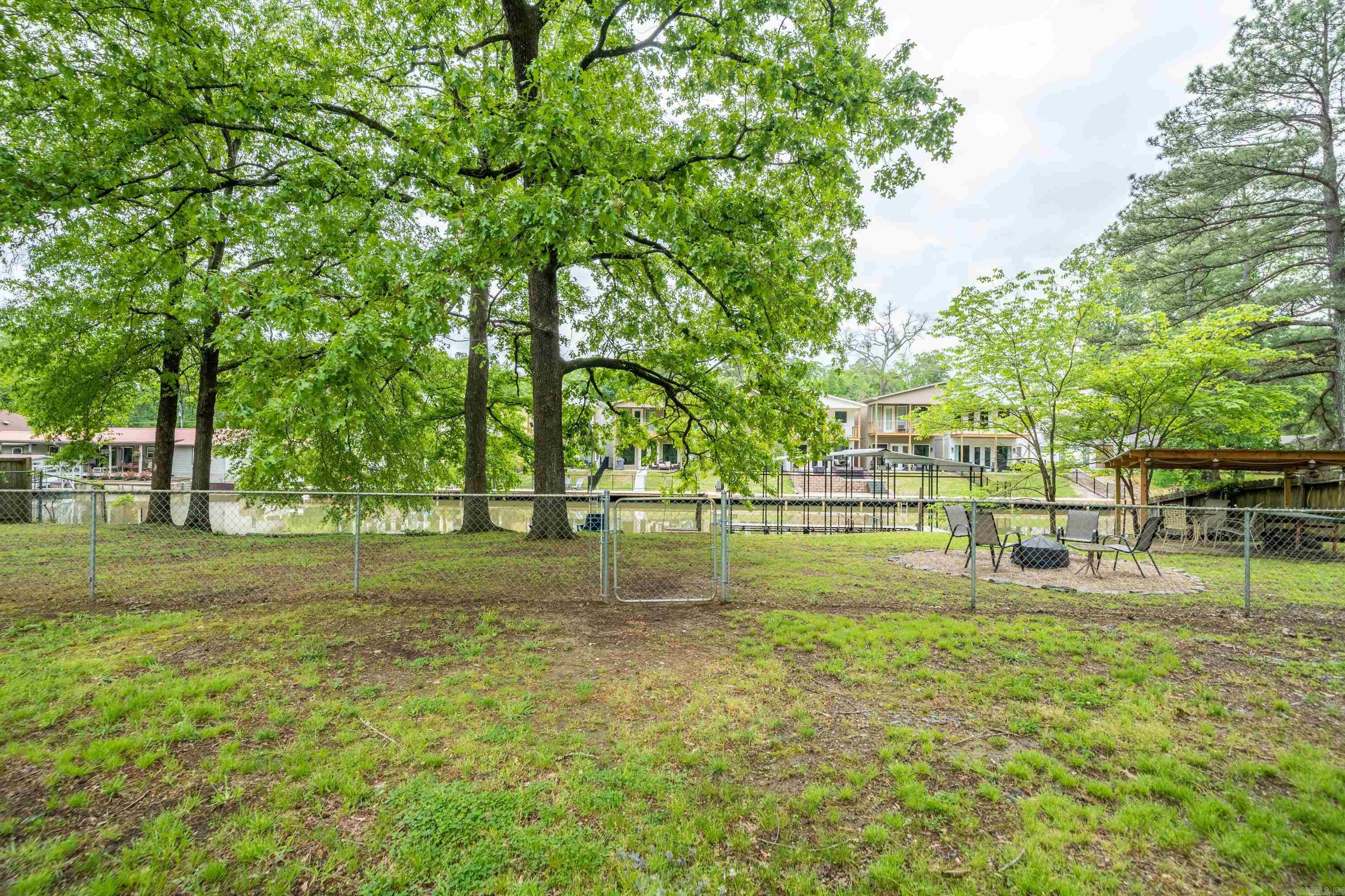 160 Lakeaire Terrace