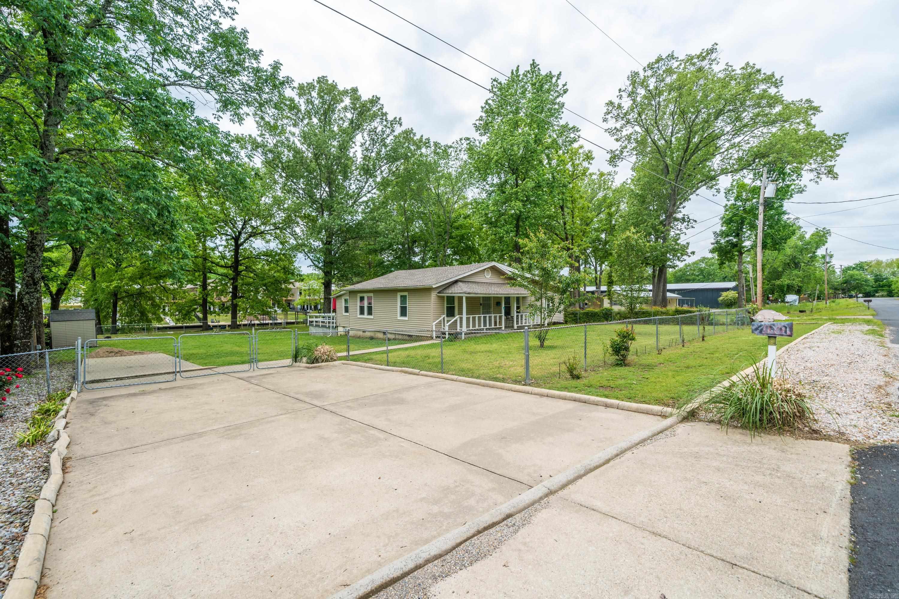 160 Lakeaire Terrace